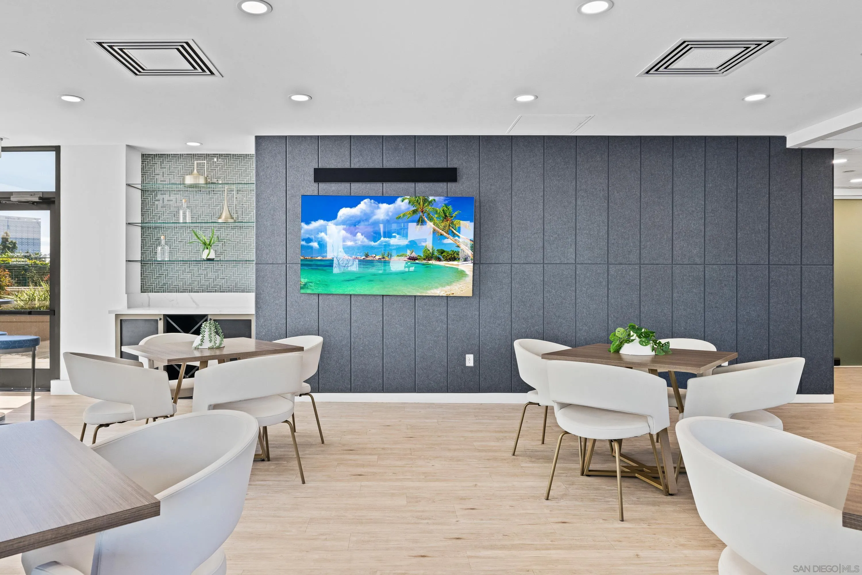 https://cdn.realtyfeed.com/cdn/127/260021335/c1a48ea5c8a9cbb16a91db3e77e0f946.webp