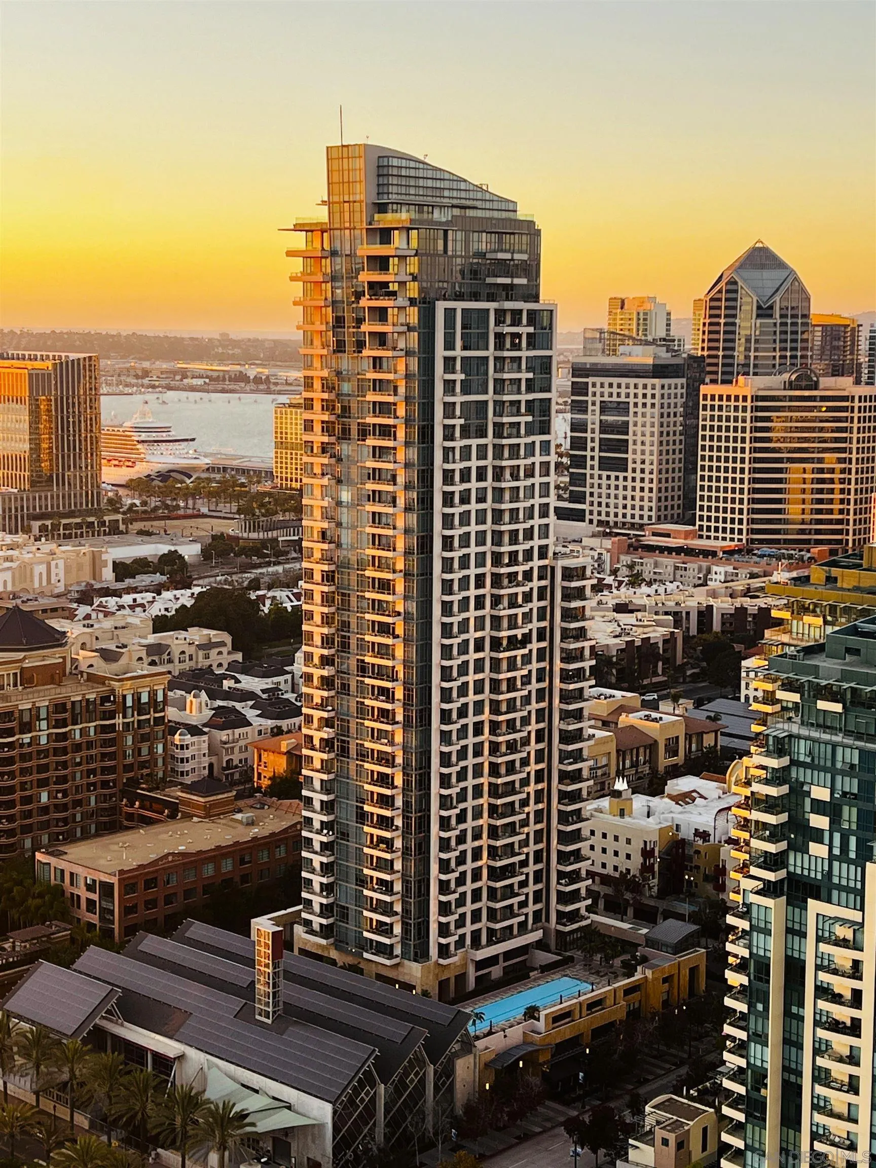 https://cdn.realtyfeed.com/cdn/127/260021335/ca30ba7f09c3320291aa6da562b56a8a.webp