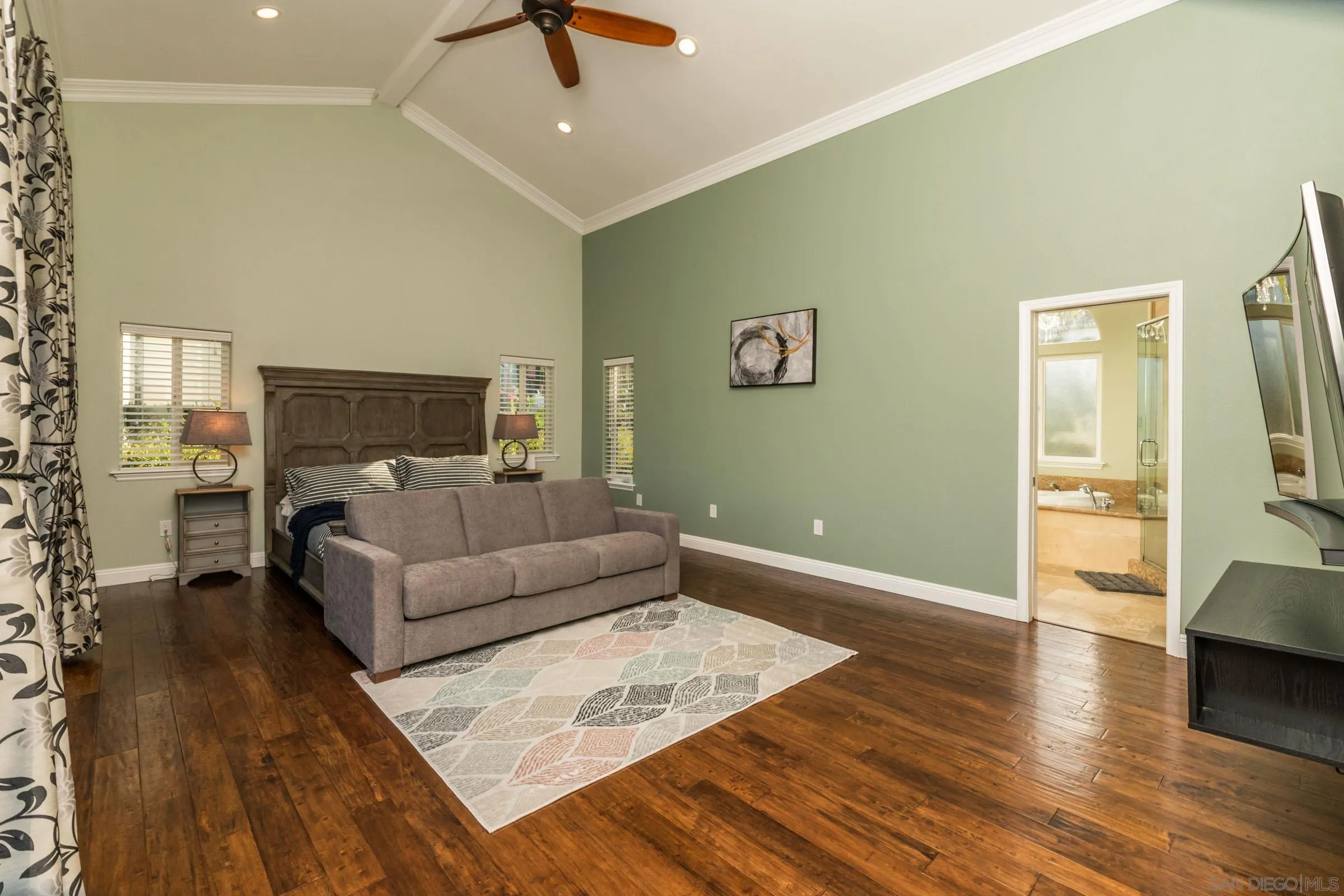 https://cdn.realtyfeed.com/cdn/127/260021336/2002c8332848b8444b5709e013a95dc0.webp