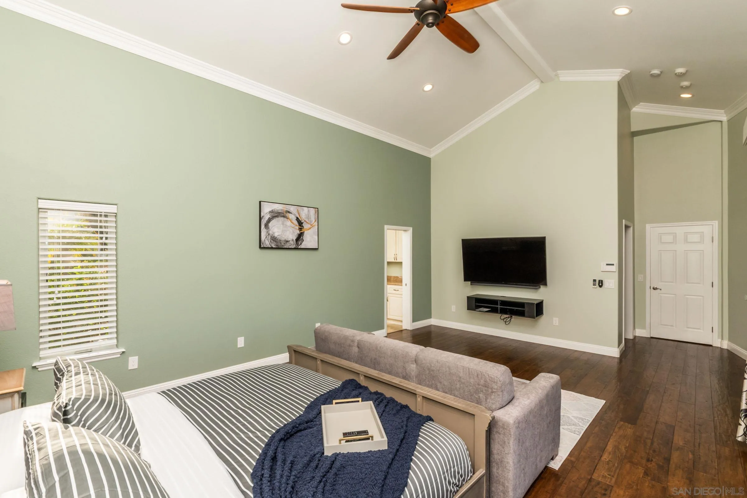https://cdn.realtyfeed.com/cdn/127/260021336/2b946ef657dc1f3b2a7eb9bdc04a12c7.webp