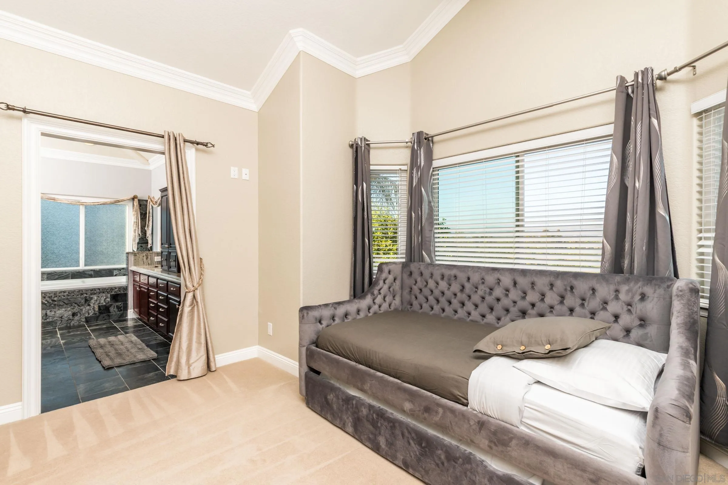 https://cdn.realtyfeed.com/cdn/127/260021336/621b4b3e3d622cf79c1f9100f8f2c71f.webp