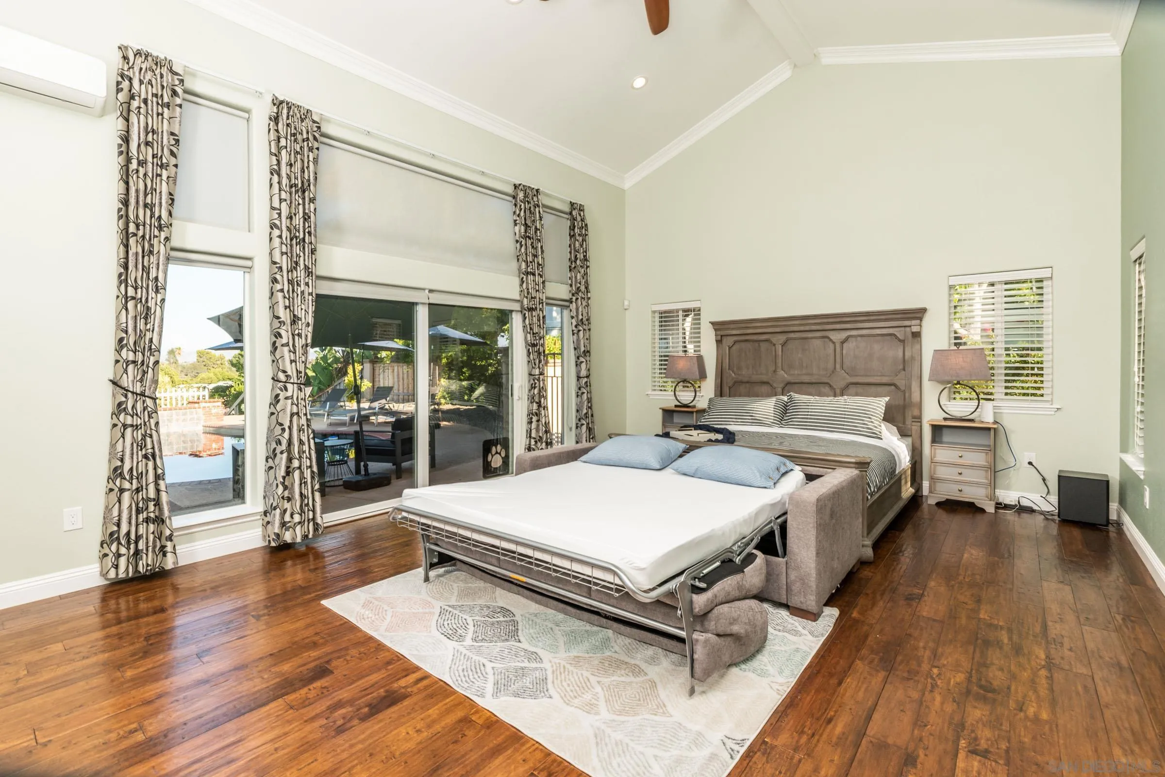 https://cdn.realtyfeed.com/cdn/127/260021336/67557e0e503e4bcd96ce07e379e65432.webp
