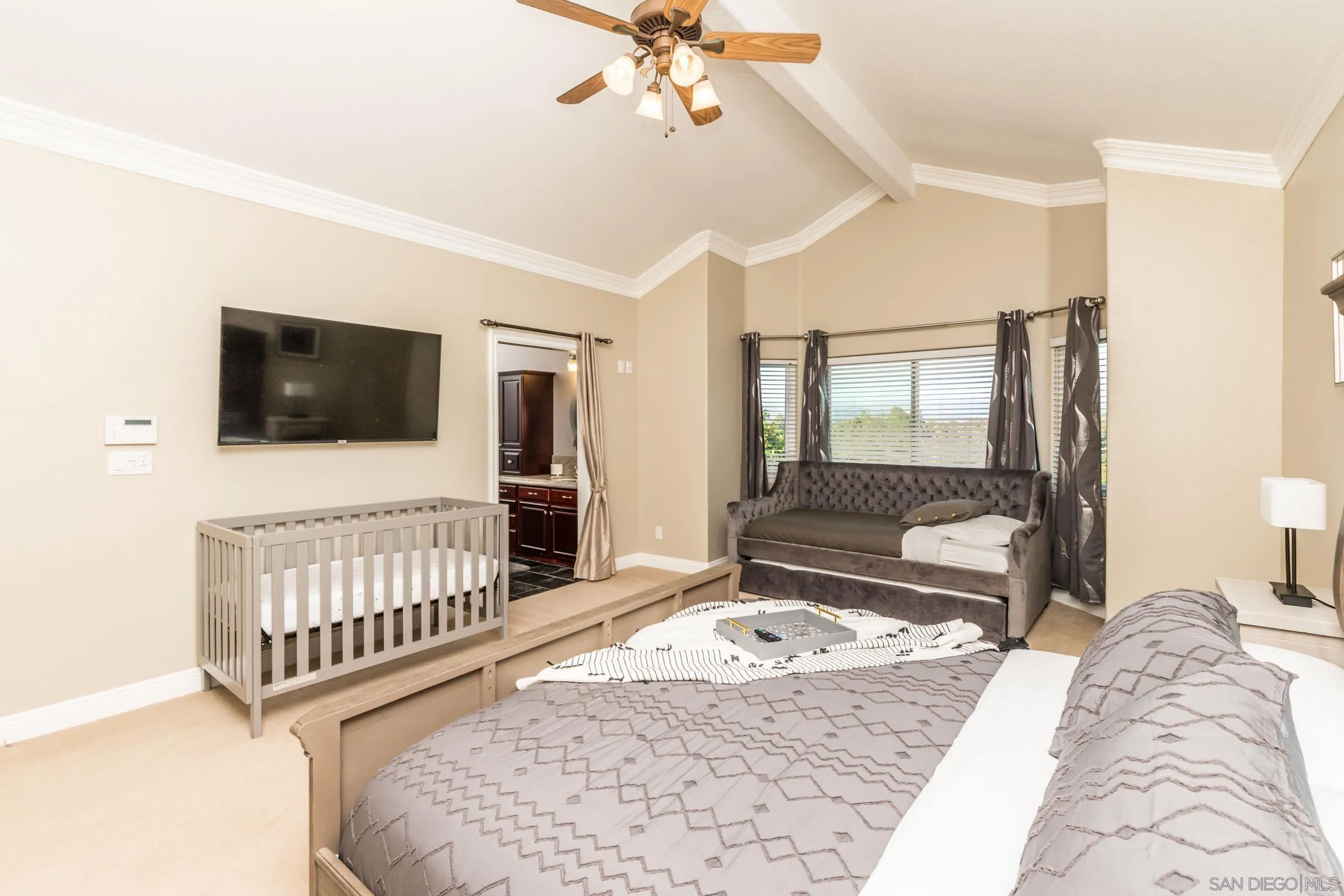 https://cdn.realtyfeed.com/cdn/127/260021336/74561c29ea11fca2db7fe0d3d000010e.webp