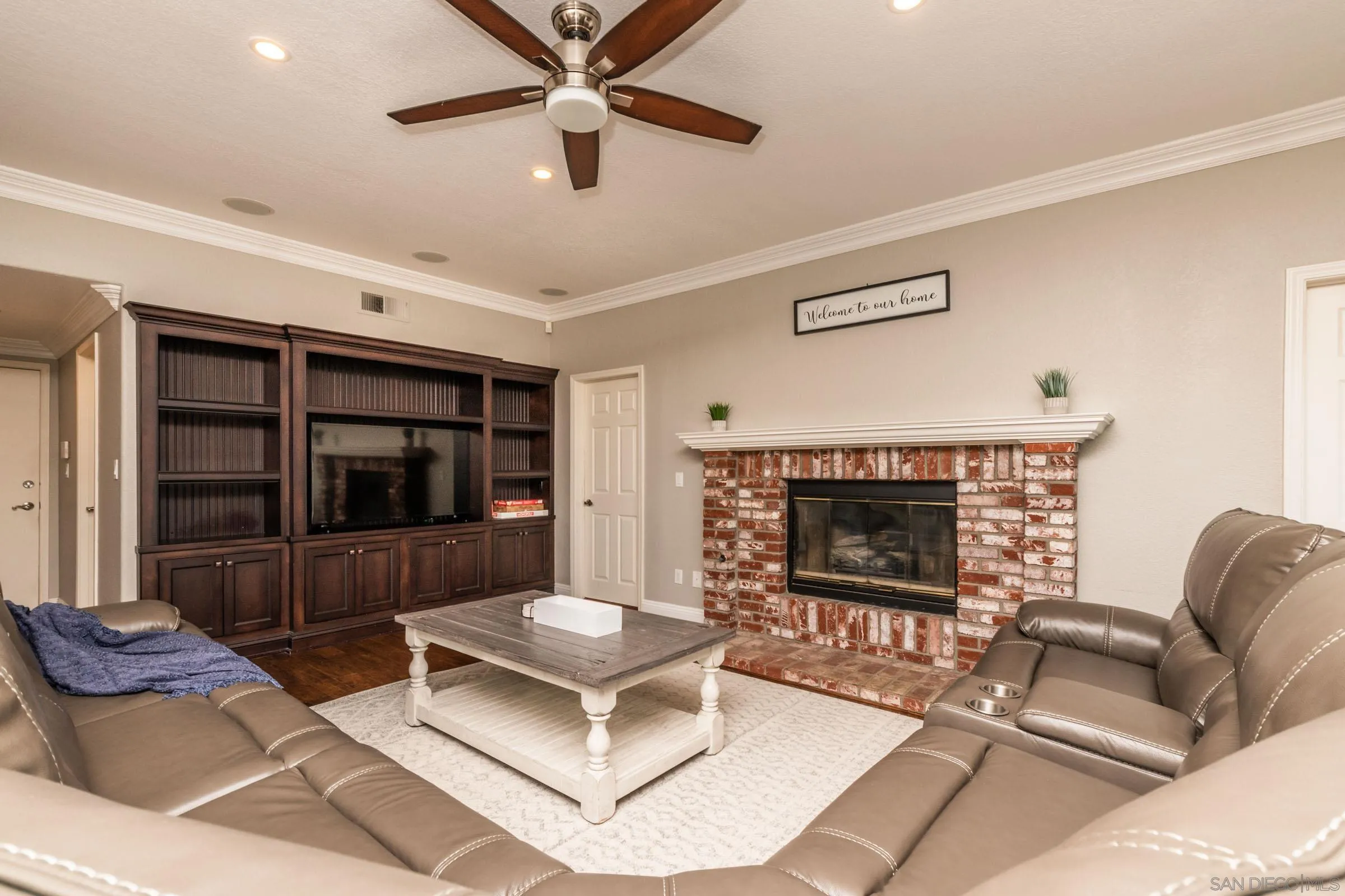 https://cdn.realtyfeed.com/cdn/127/260021336/802d1e55e8a065eb749455c261aab12c.webp
