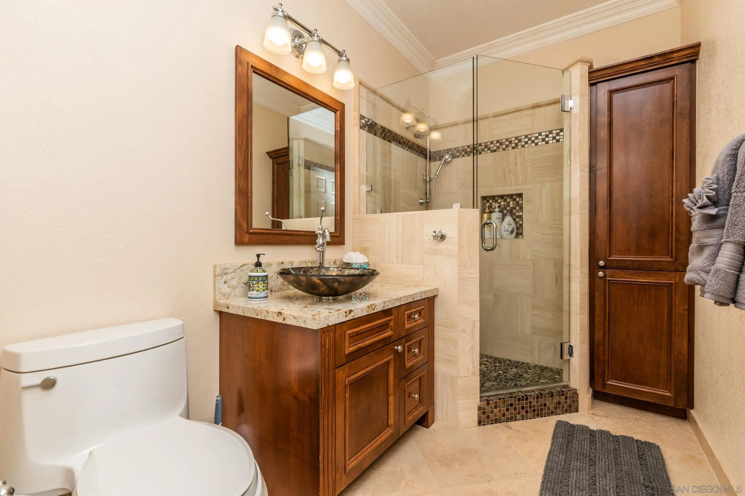 https://cdn.realtyfeed.com/cdn/127/260021336/90c534a4c7209b1bf7964014f391bf7c.webp