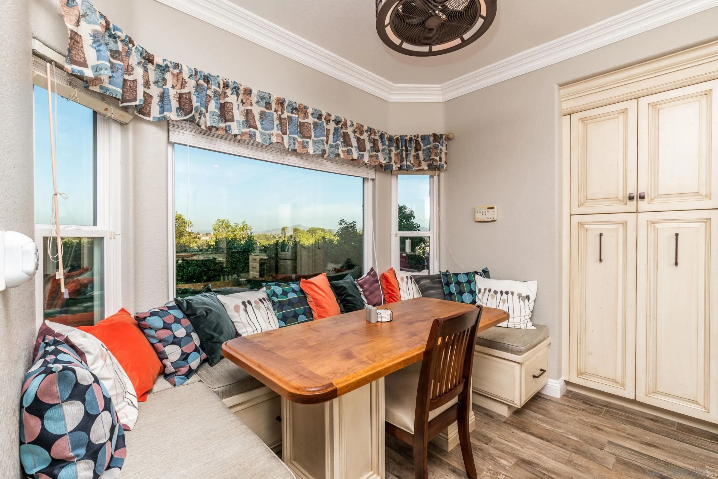 https://cdn.realtyfeed.com/cdn/127/260021336/91f36a695828e781bc76235a11843ecd.webp