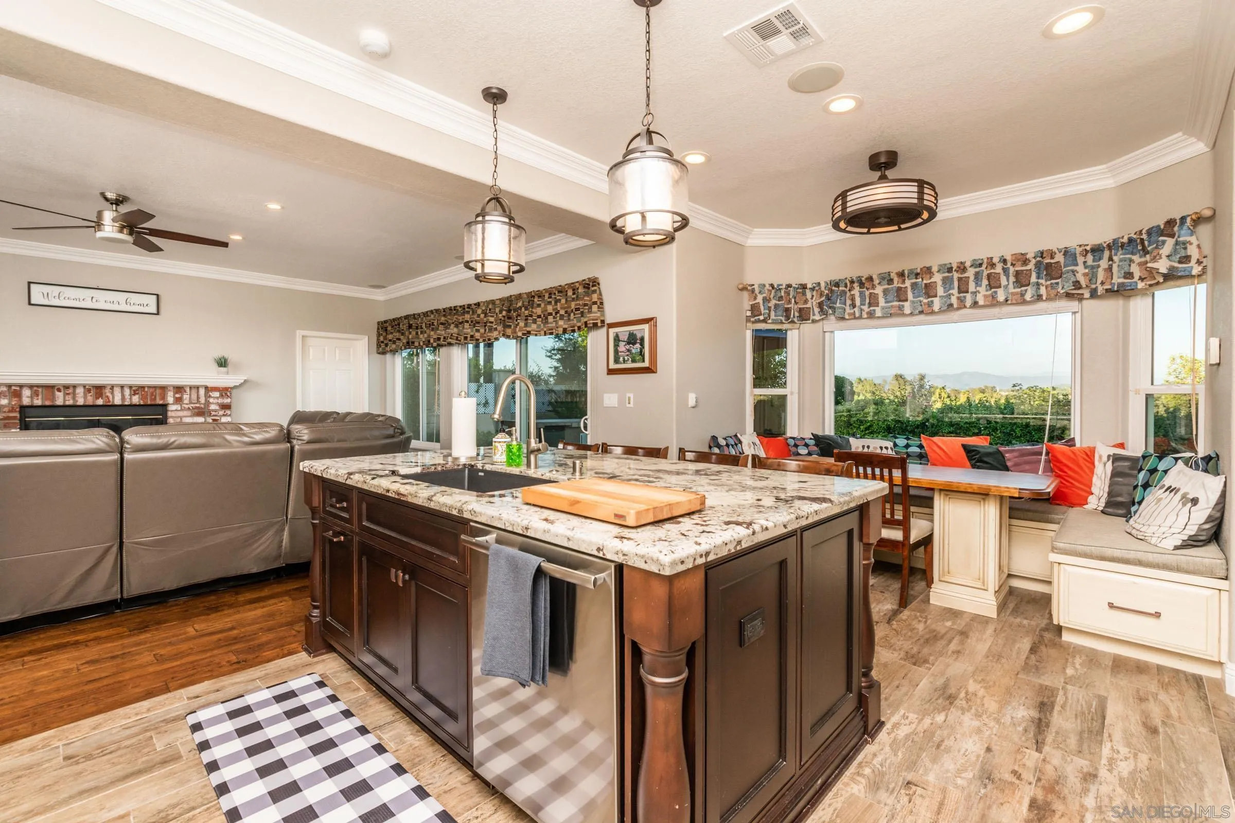 https://cdn.realtyfeed.com/cdn/127/260021336/b1dbf226b0cb6fbd7998050d42b507b0.webp