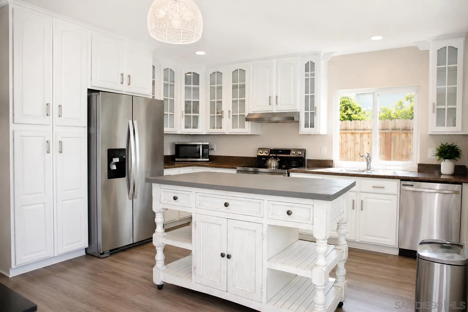 https://cdn.realtyfeed.com/cdn/127/260021341/68dfdcc52085295226a3b747e27d9f97.webp