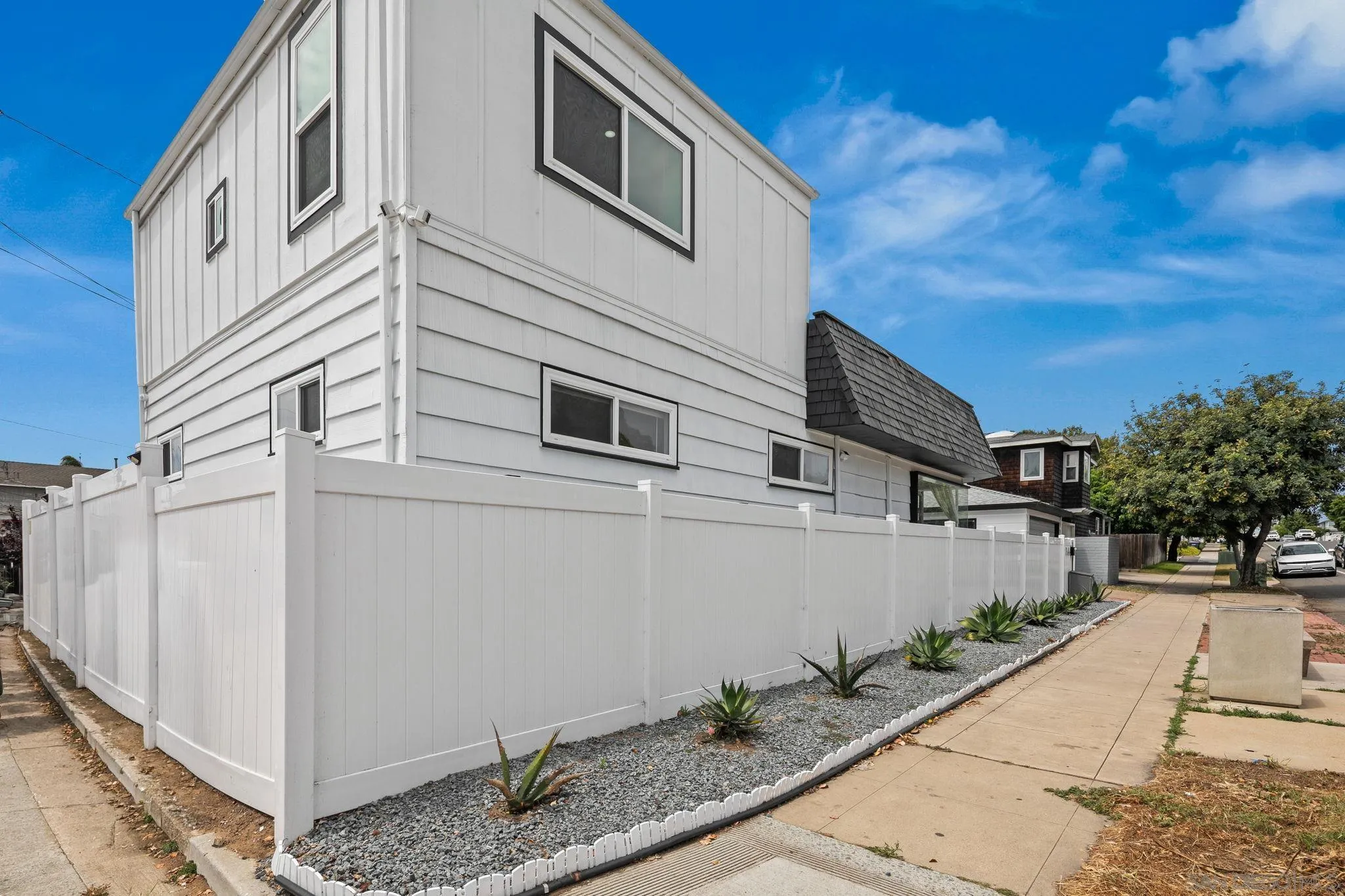 https://cdn.realtyfeed.com/cdn/127/260021347/1ad4ba41a4ebf8a75da777cfd1684378.webp