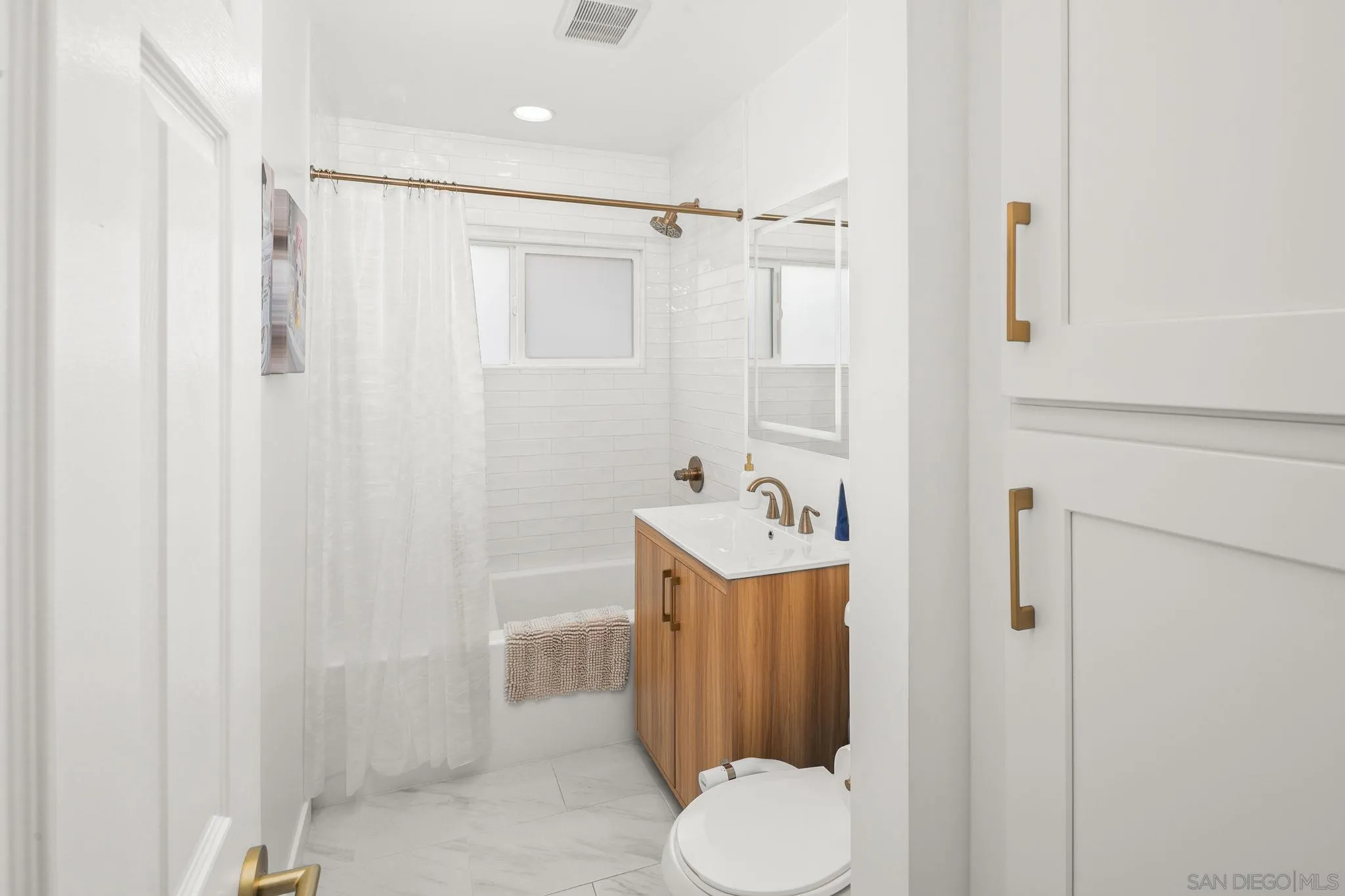 https://cdn.realtyfeed.com/cdn/127/260021347/76540642b1b0137c90a7dfc0f9fefd2d.webp