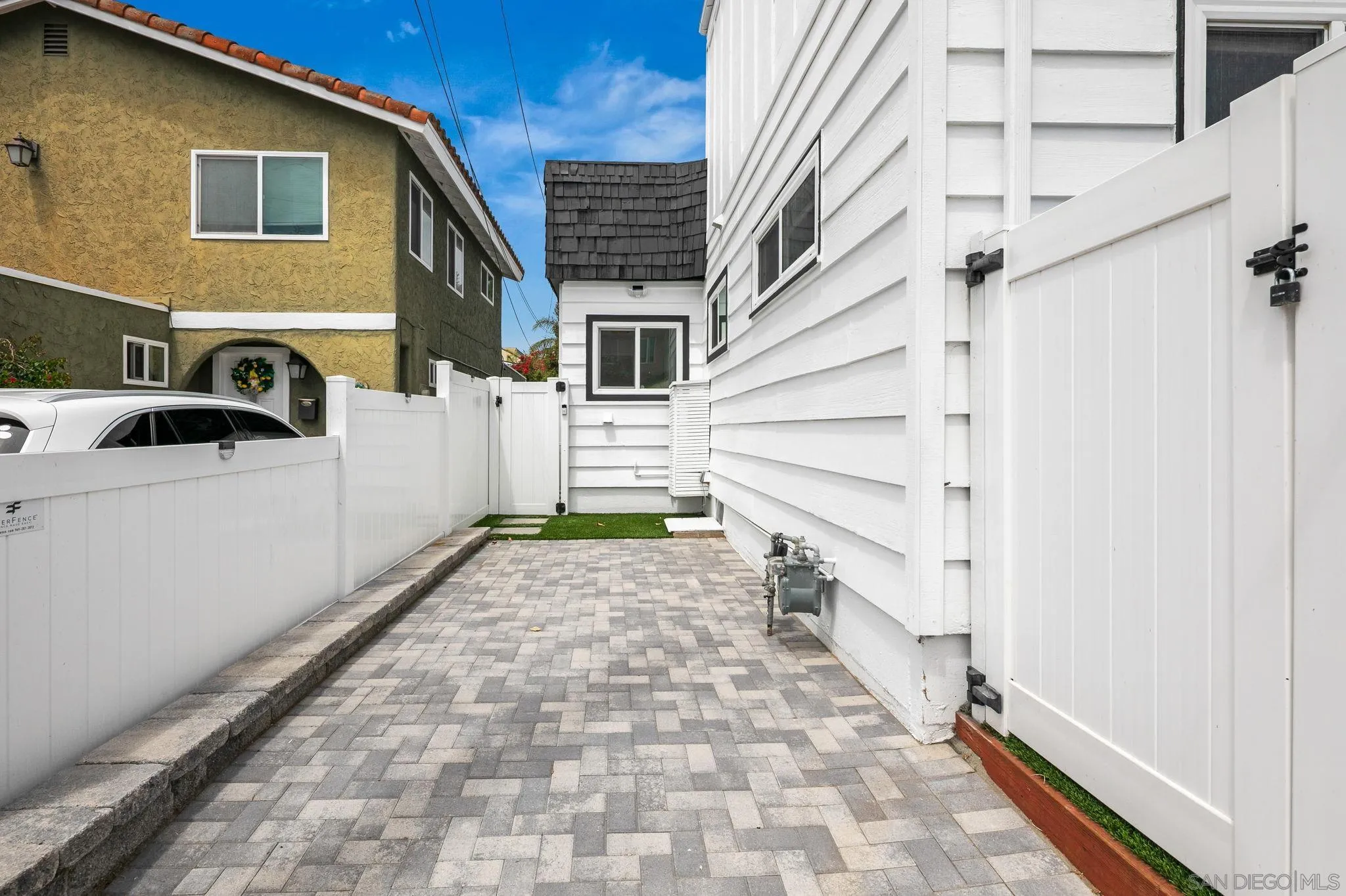 https://cdn.realtyfeed.com/cdn/127/260021347/7ca8553f9950173a9857320dba5982b7.webp