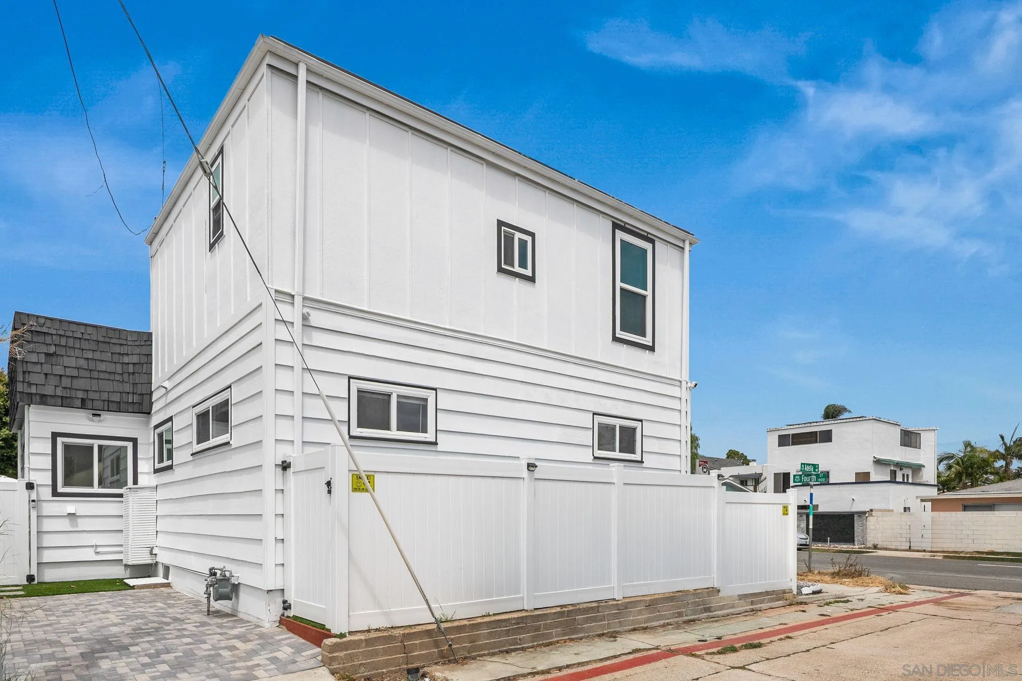 https://cdn.realtyfeed.com/cdn/127/260021347/8e747e1b9e78fc55530c254b650c822f.webp