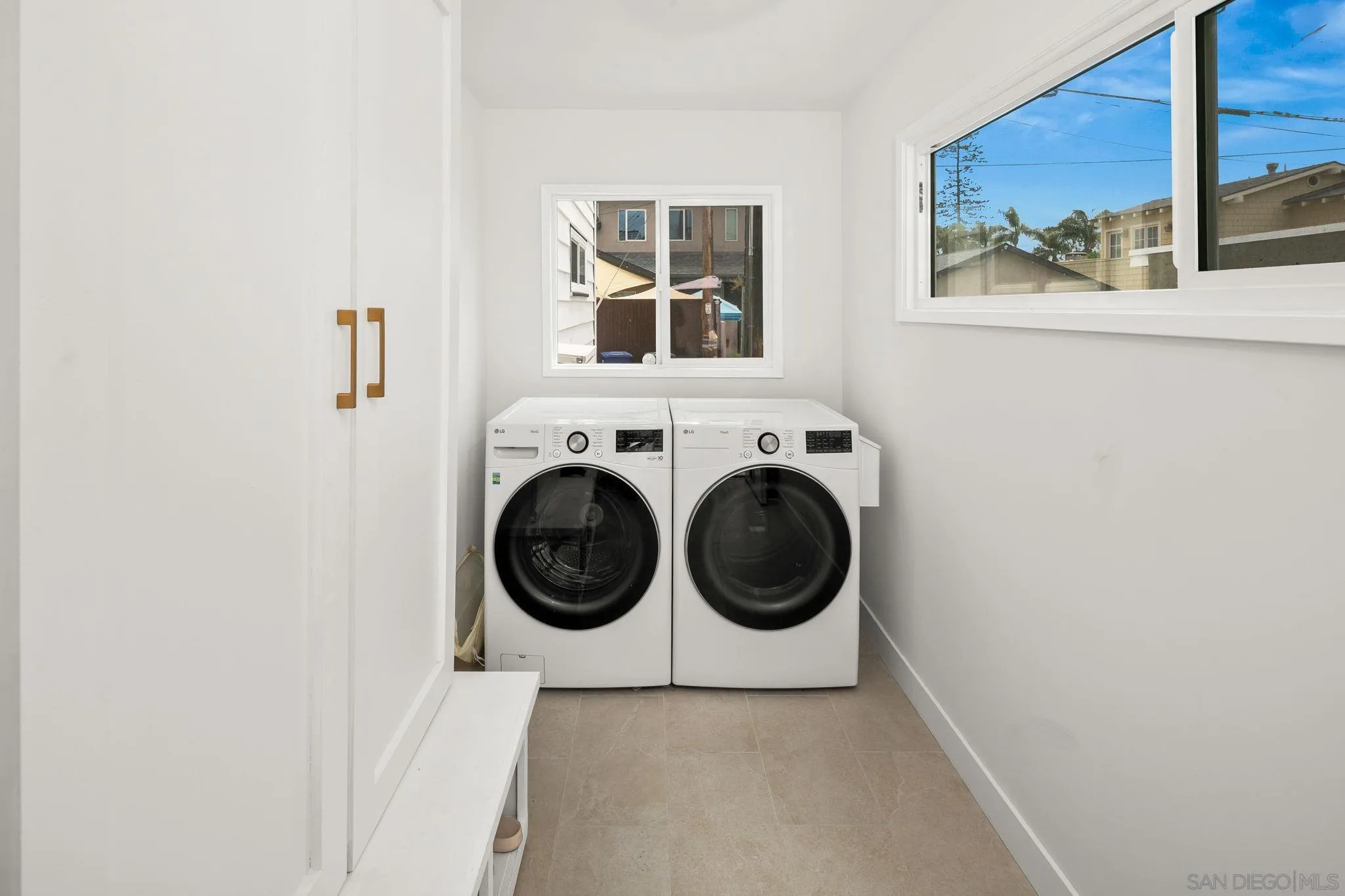 https://cdn.realtyfeed.com/cdn/127/260021347/a568a11bdc0de792365696a74085cf41.webp