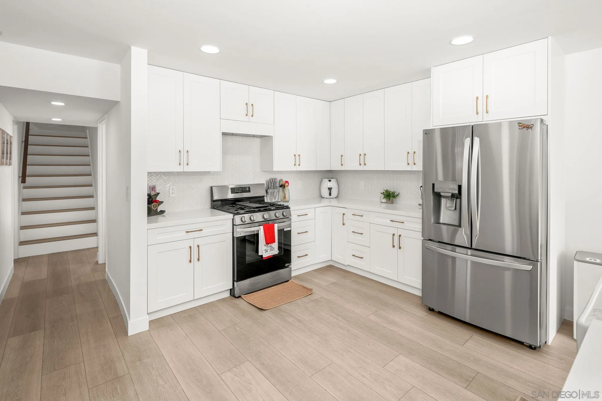 https://cdn.realtyfeed.com/cdn/127/260021347/f5d1ce6ab2c970de8b066d47eeacb60f.webp