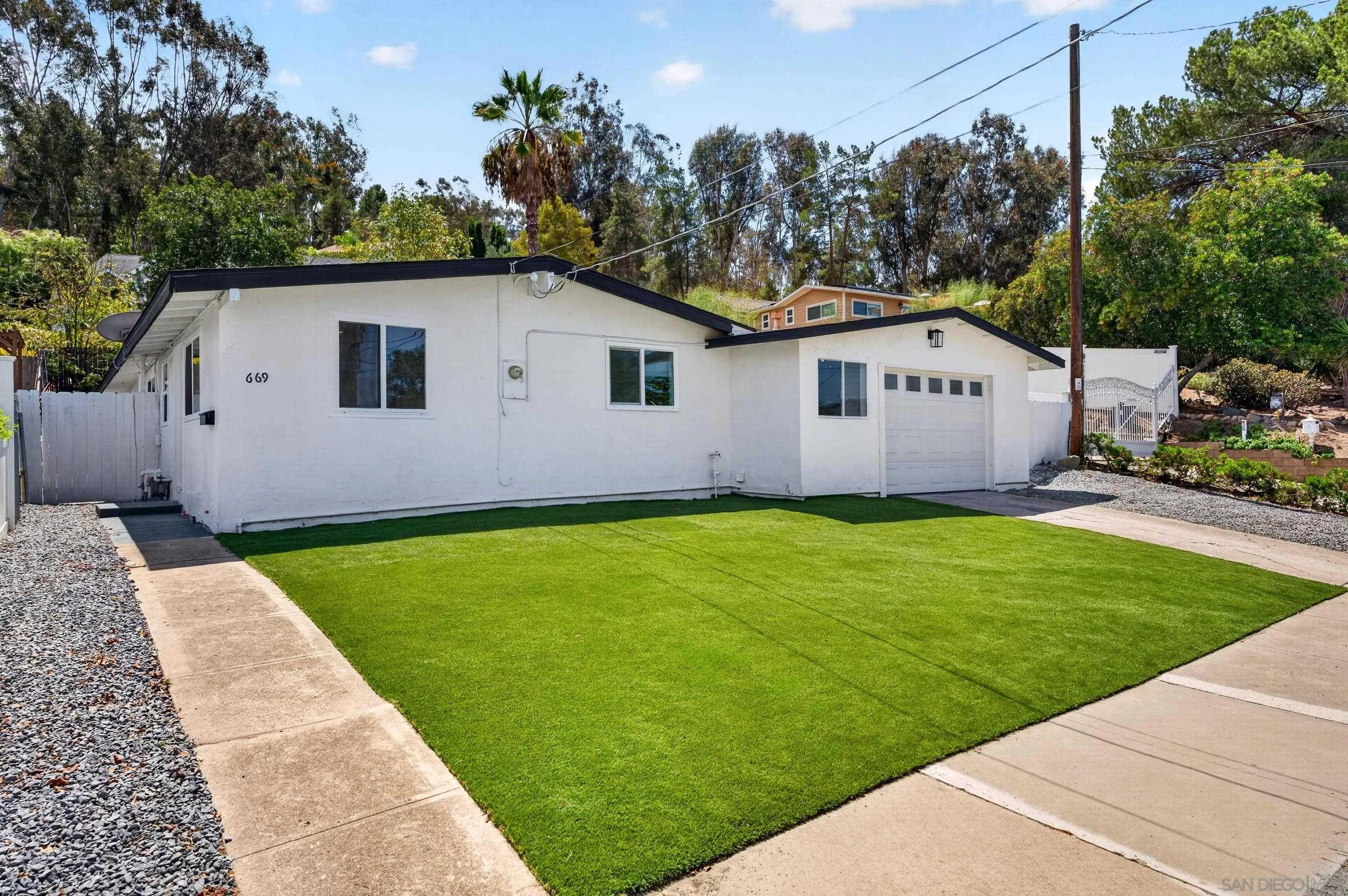 669 Skyview St, El Cajon, CA 92020 - Main photo, El Cajon, CA