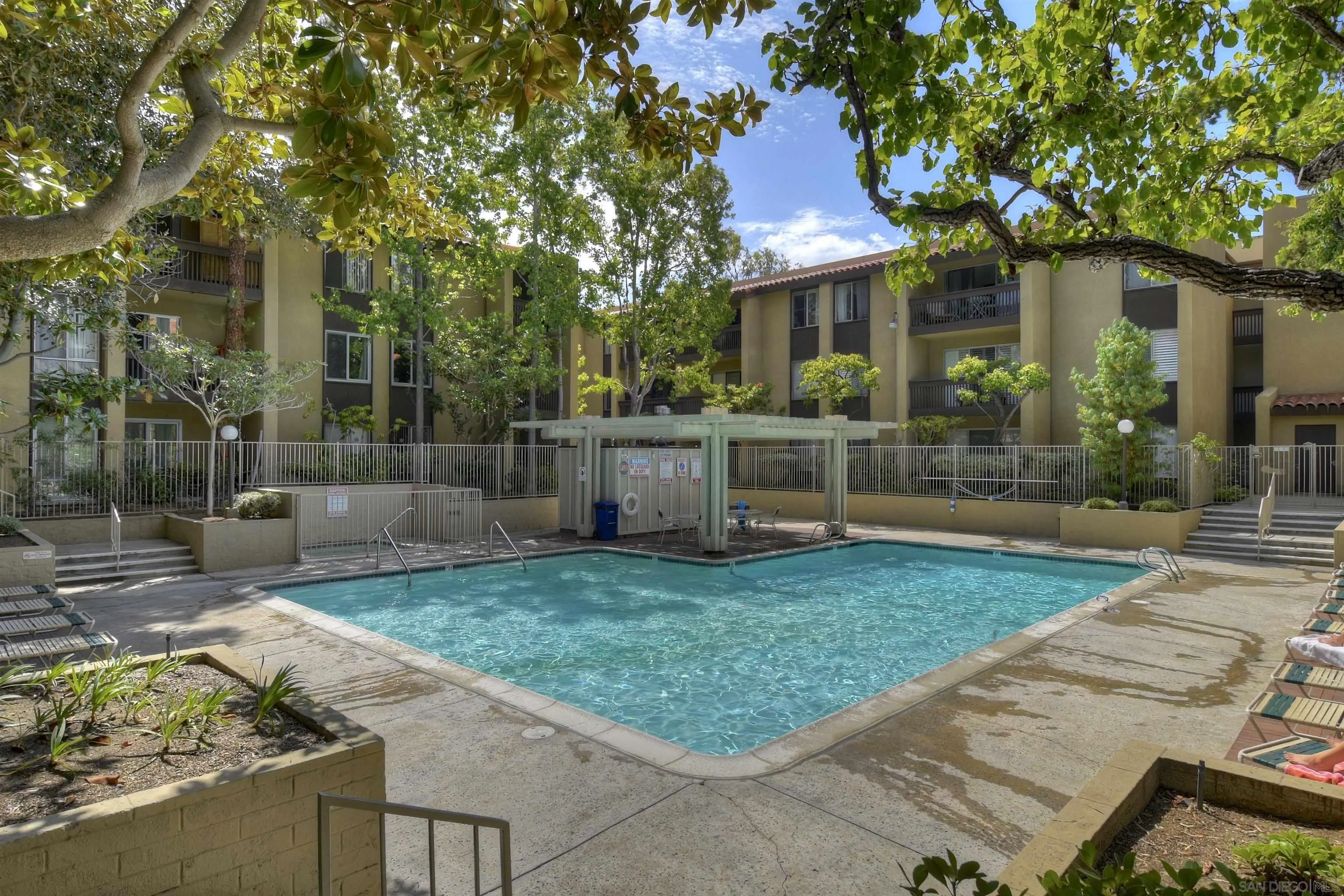 https://cdn.realtyfeed.com/cdn/127/260021366/20eccf9beca8993e275f2f8984f7a288.webp