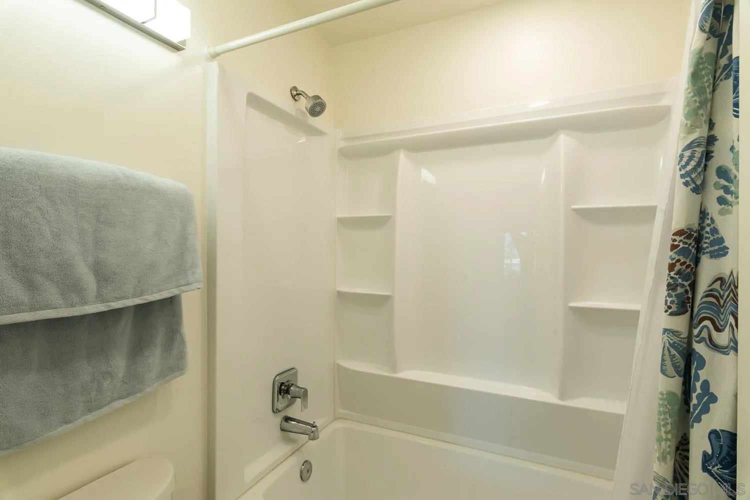 https://cdn.realtyfeed.com/cdn/127/260021366/72cc344903e69709364daf4938b4c90b.webp