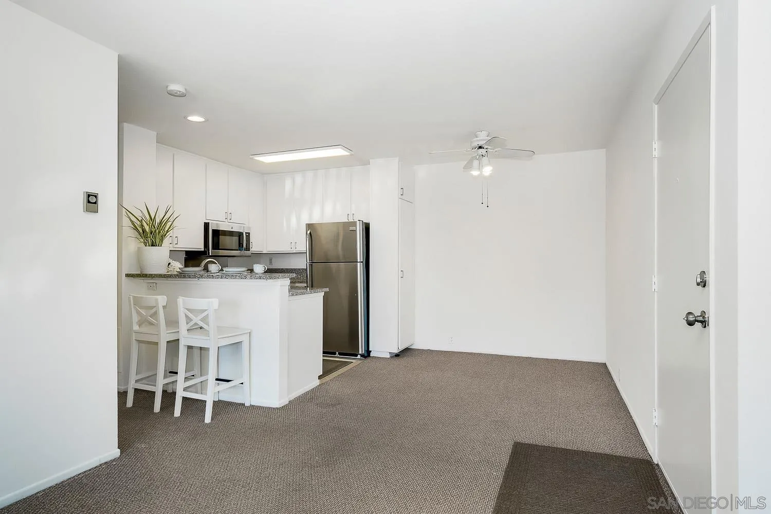 https://cdn.realtyfeed.com/cdn/127/260021366/be39cb2295bb127419c909833c4037d7.webp