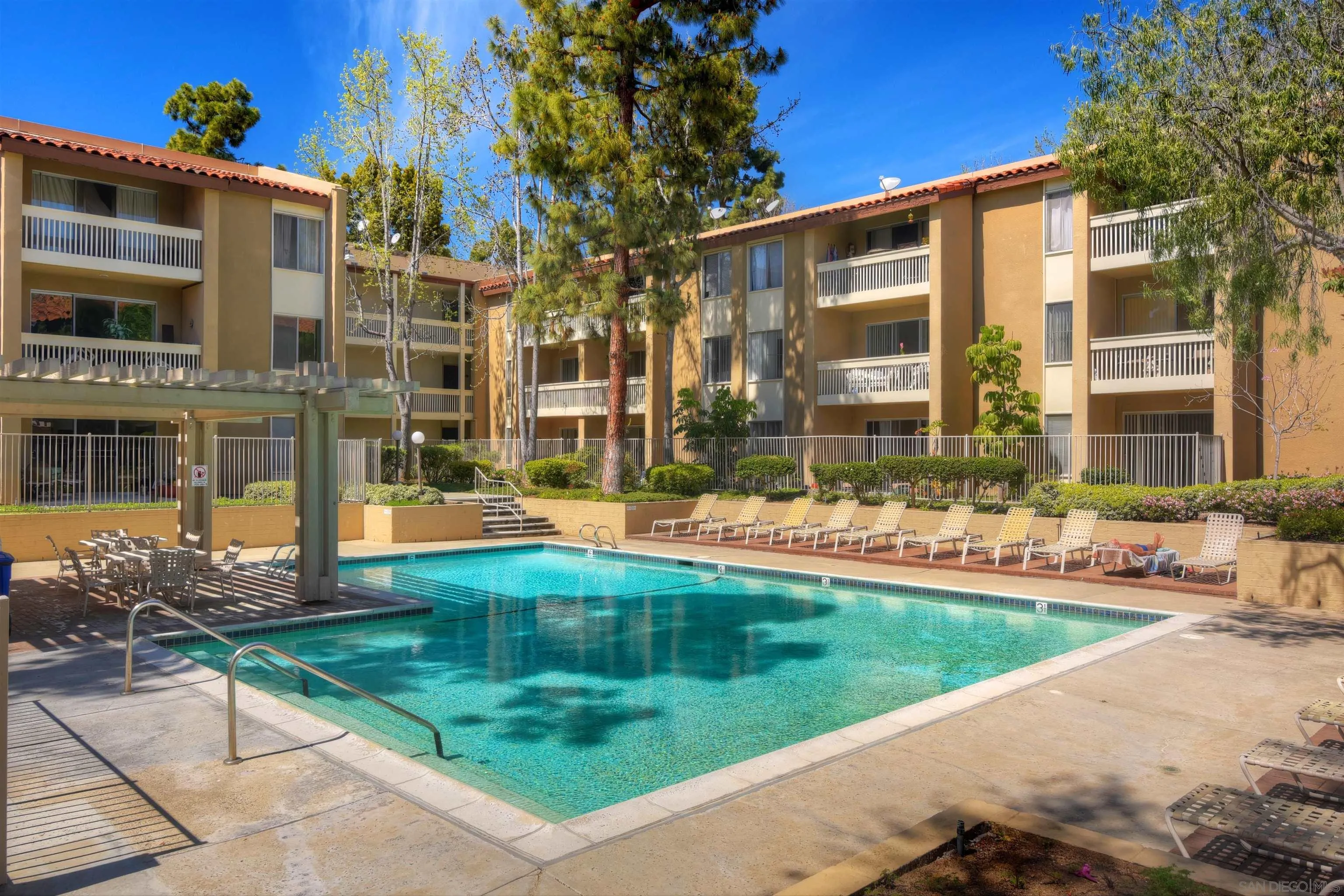 https://cdn.realtyfeed.com/cdn/127/260021366/cbce9b1e1e929f51557bde03bdee1f2c.webp