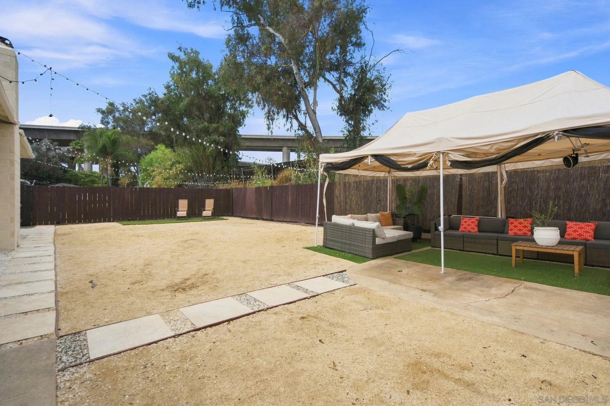 https://cdn.realtyfeed.com/cdn/127/260021373/27931d3ed15c5a986ff17d45e7e8f5ec.webp