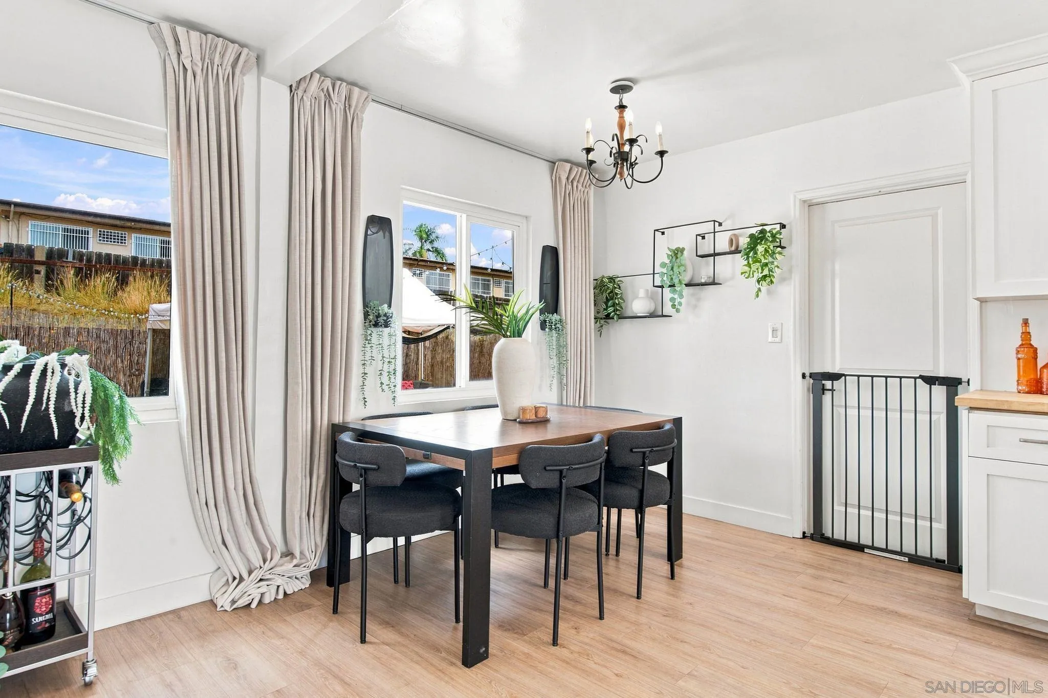https://cdn.realtyfeed.com/cdn/127/260021373/623331b774684f75091605e74dfbc4eb.webp