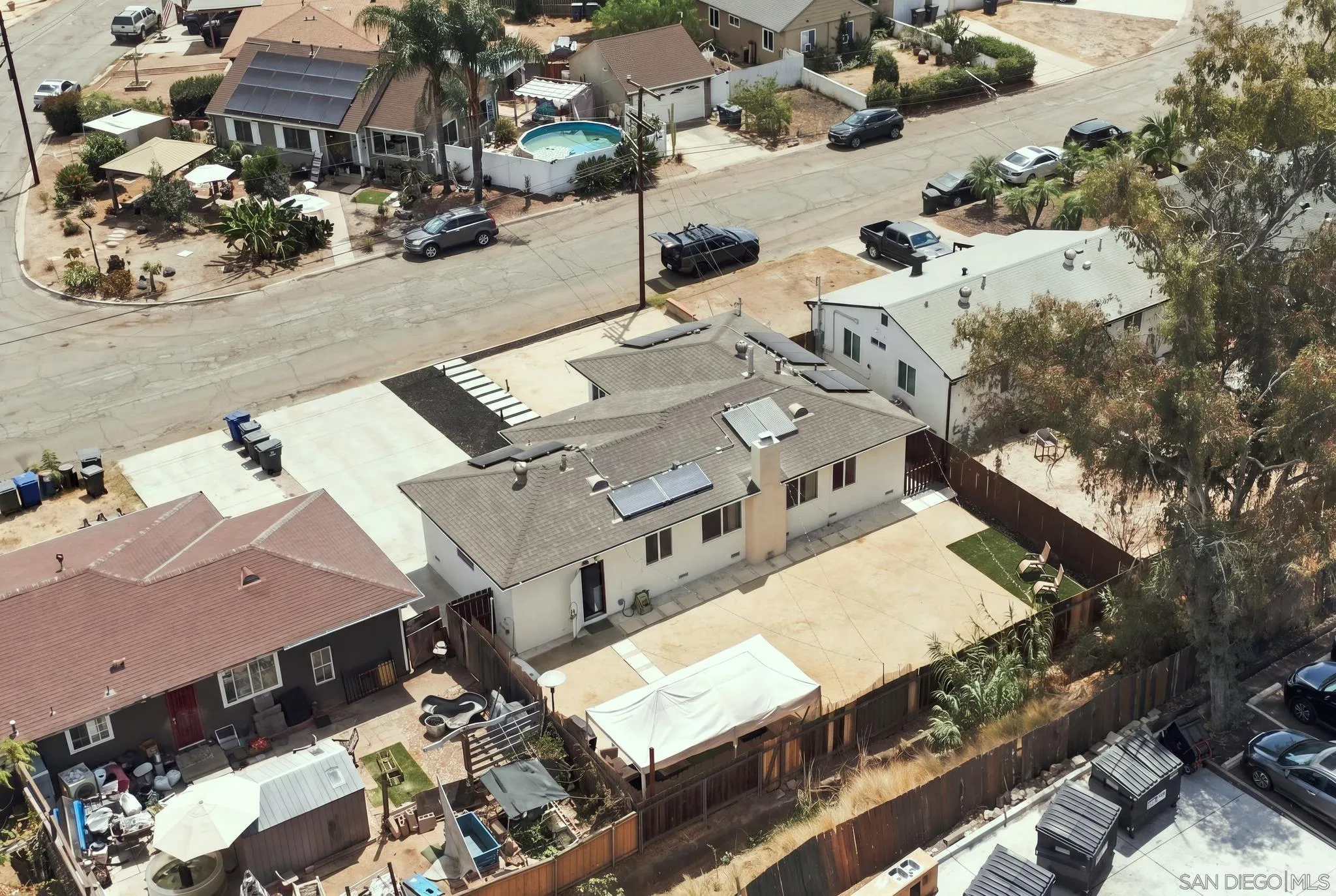 https://cdn.realtyfeed.com/cdn/127/260021373/8142f1ffe7ccf9c04f57dcf5b95c26e2.webp