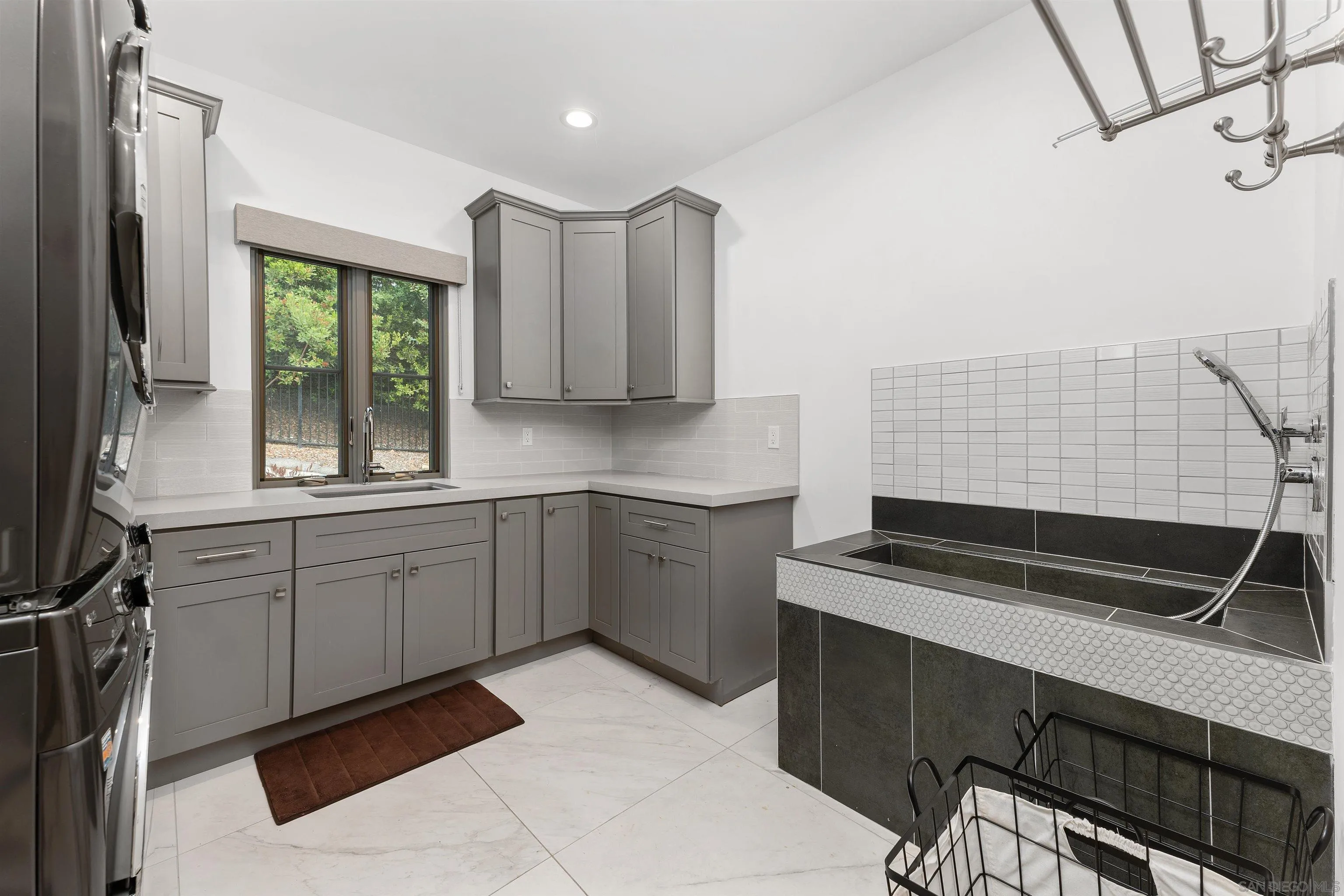 https://cdn.realtyfeed.com/cdn/127/260021375/57702dca1245be9a917a3cc675d3afc2.webp
