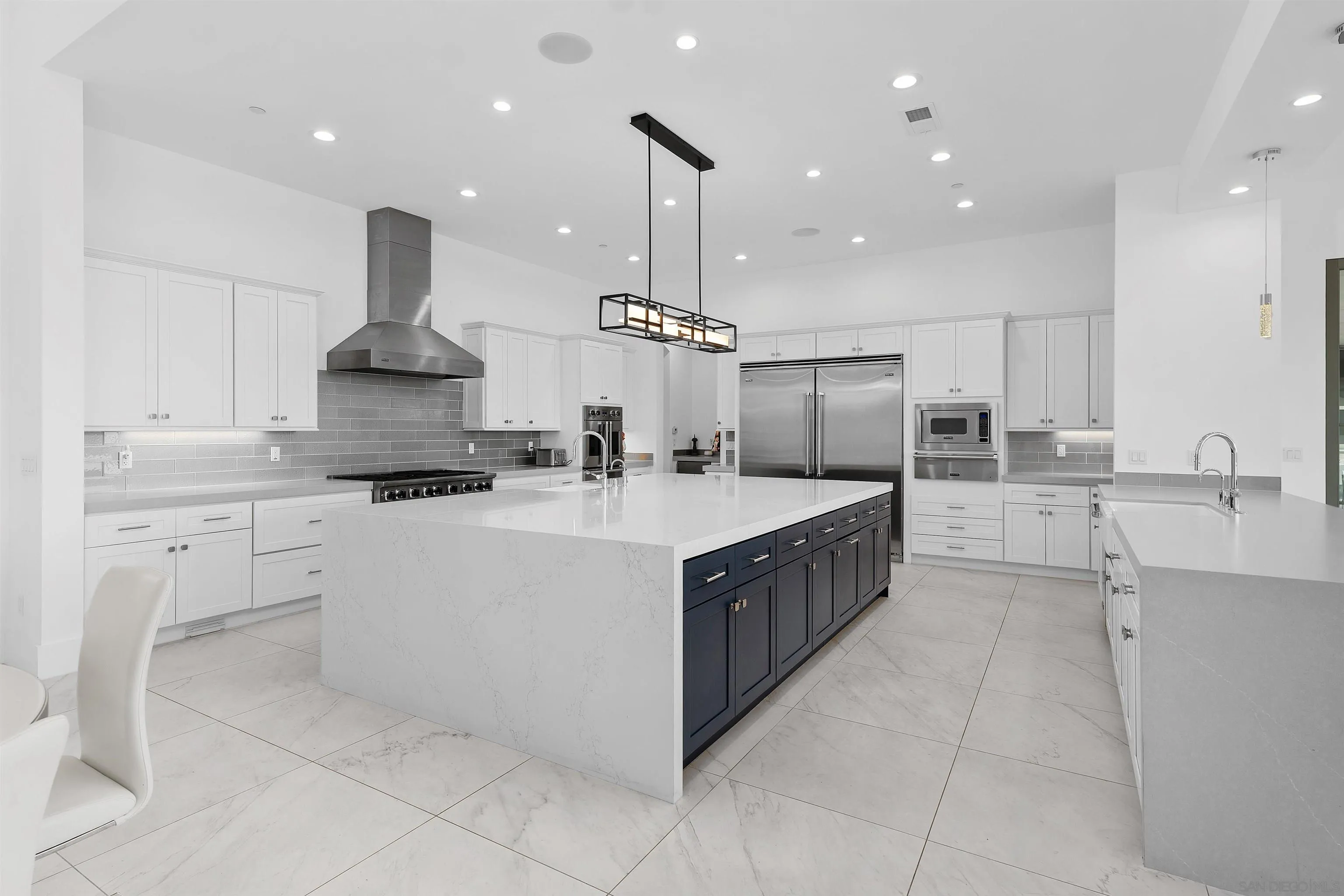 https://cdn.realtyfeed.com/cdn/127/260021375/9ca0407ef5b1f98a40a15c462de73623.webp