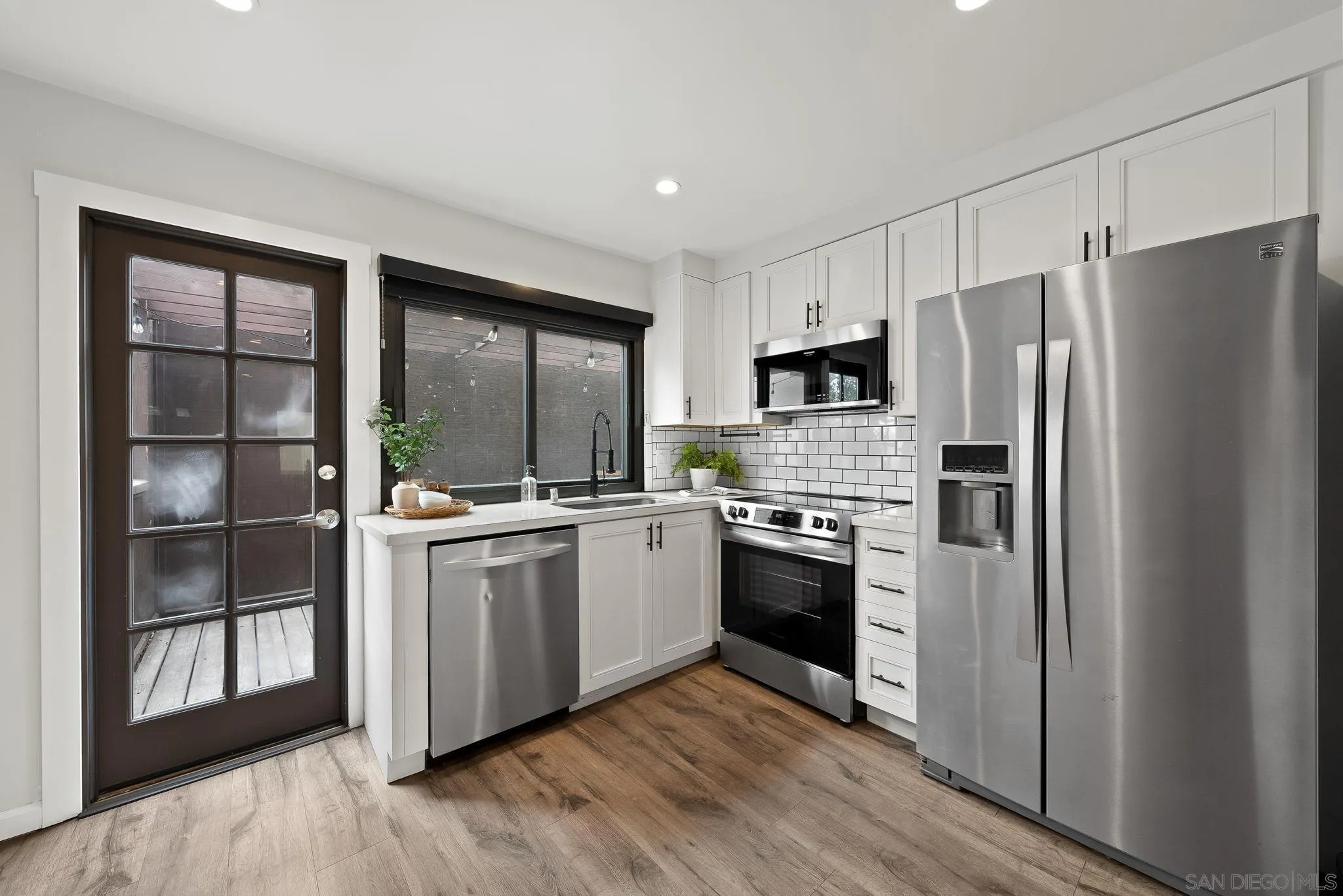 https://cdn.realtyfeed.com/cdn/127/260021376/3dbe7a671baaef62a7723244615cb620.webp
