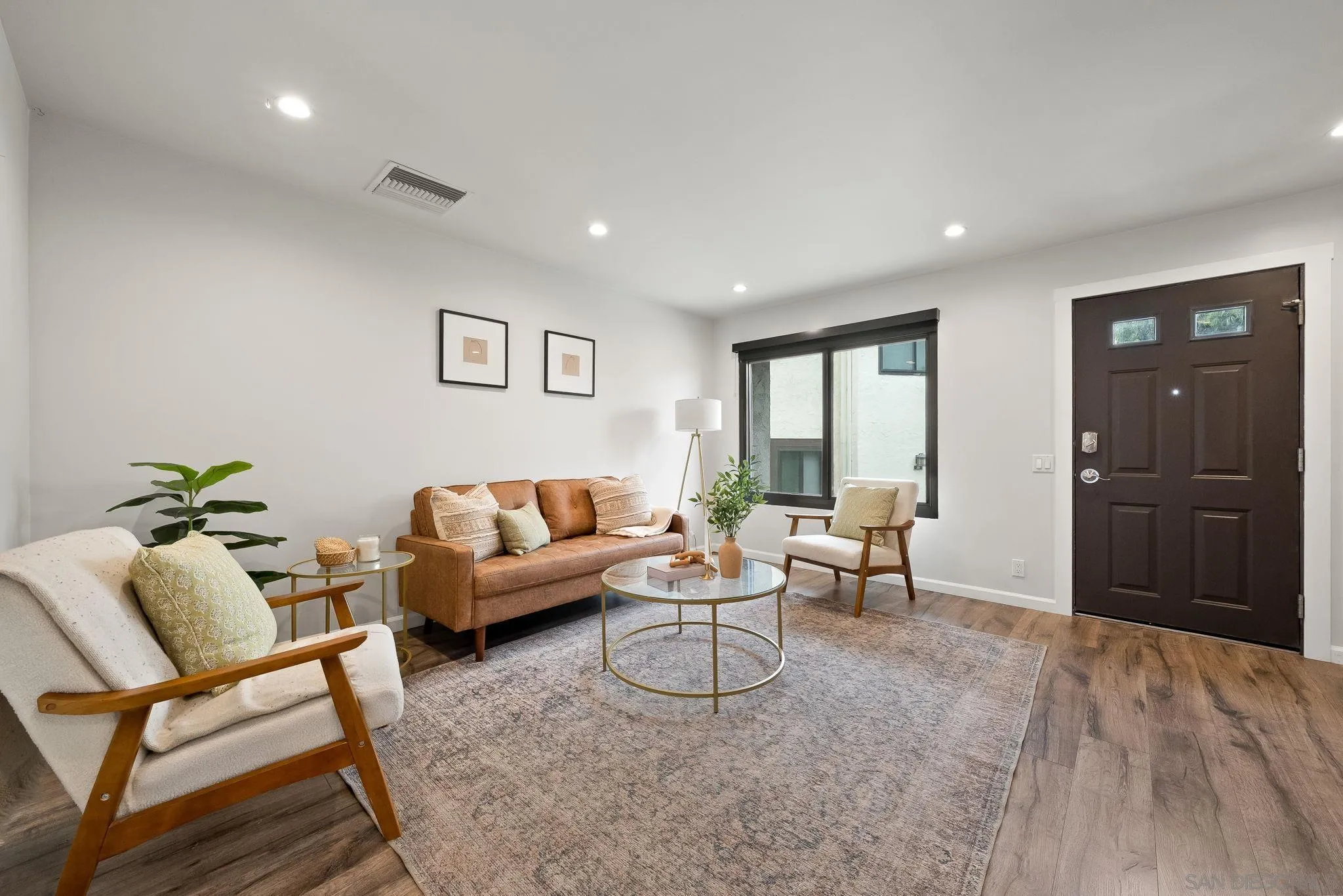https://cdn.realtyfeed.com/cdn/127/260021376/96dda99d7a4d64be158154cce6bc31c7.webp