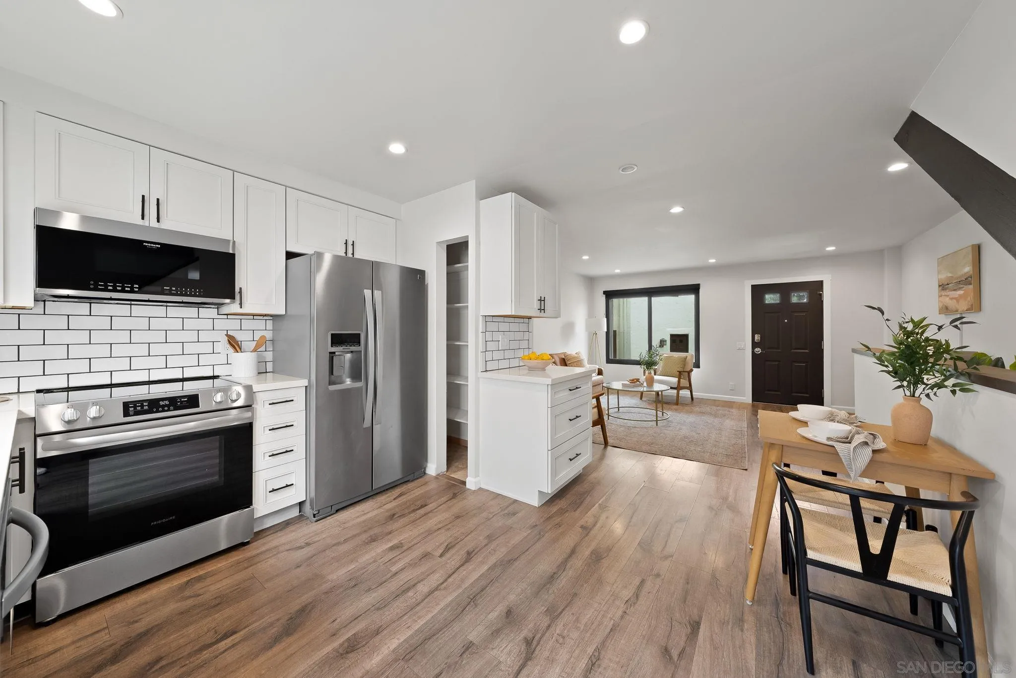 https://cdn.realtyfeed.com/cdn/127/260021376/d2d0682e883d67f1cae6bfcdd42b828c.webp