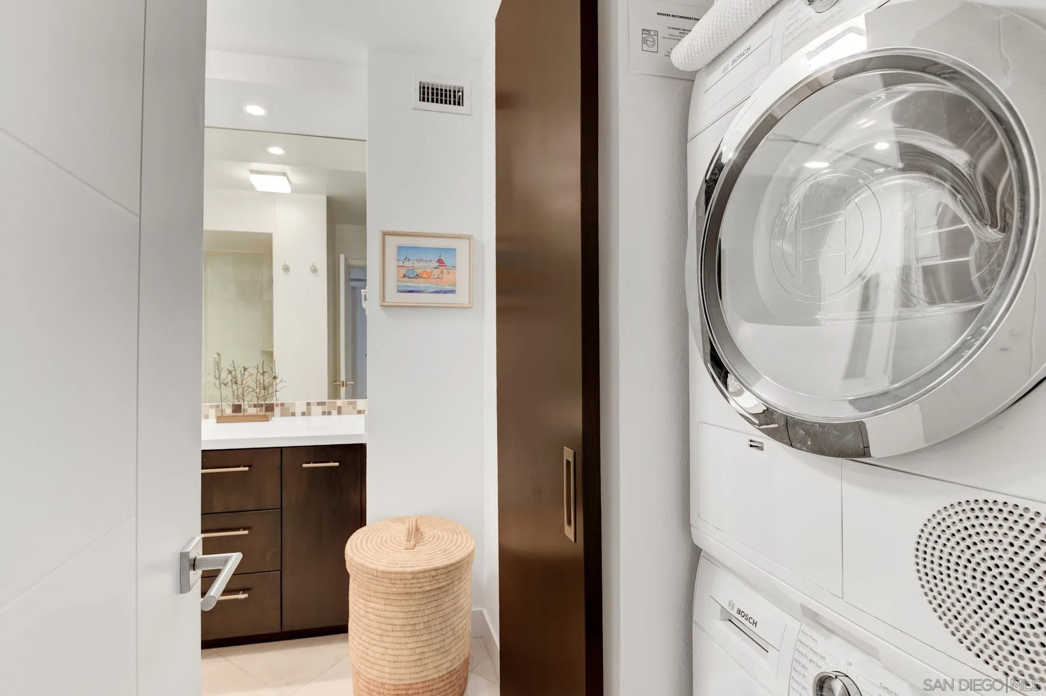 https://cdn.realtyfeed.com/cdn/127/260021377/4fb049af9ec0dc7a629b39bb2409d764.webp