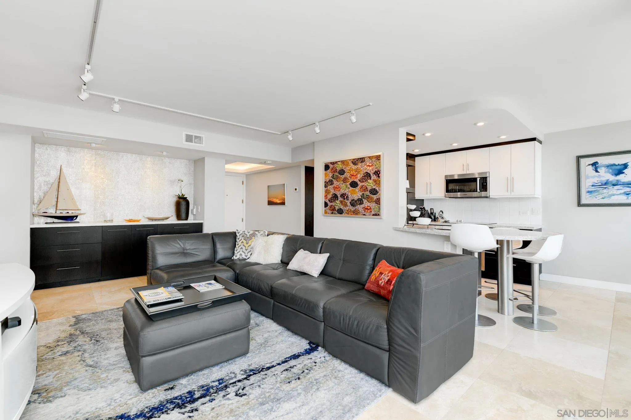 https://cdn.realtyfeed.com/cdn/127/260021377/87e5bc087c9f23b65cd0441c37ca0270.webp