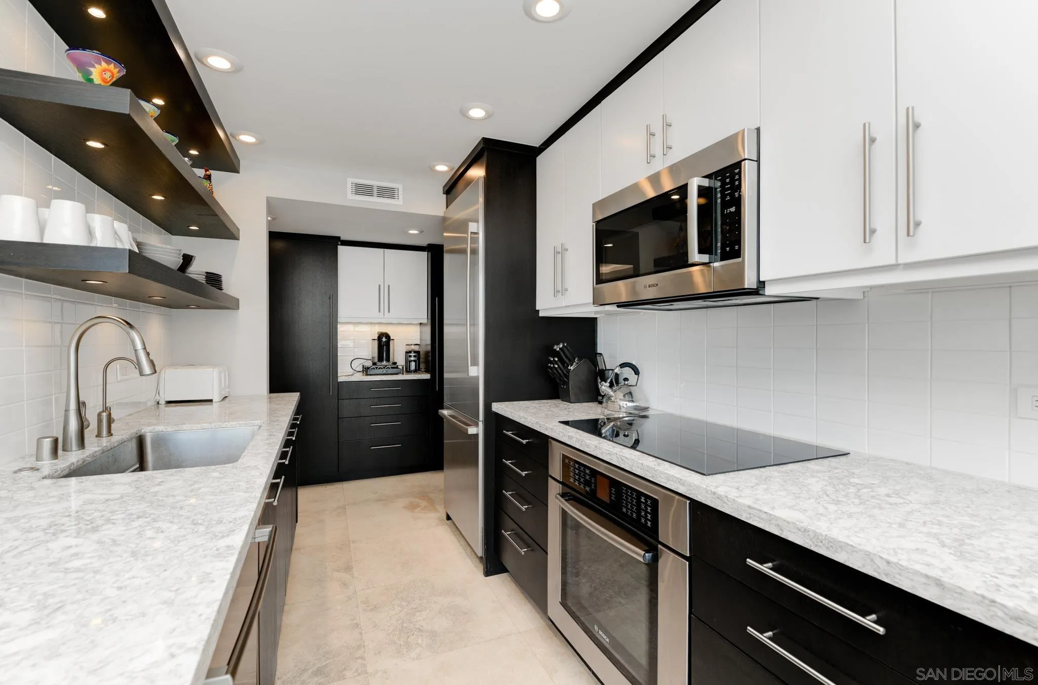 https://cdn.realtyfeed.com/cdn/127/260021377/b29184d71e0138d0f84c744a6308122f.webp
