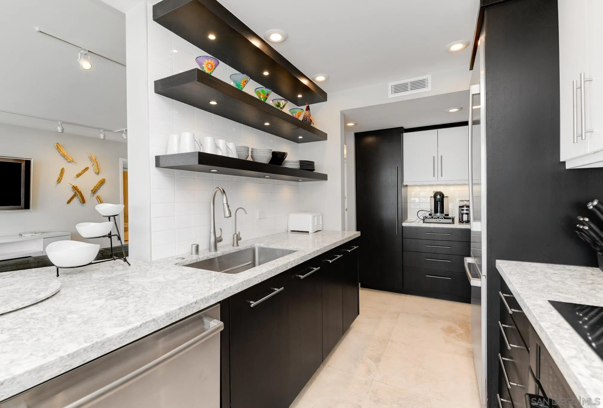 https://cdn.realtyfeed.com/cdn/127/260021377/dc78e4d28f782217a839724237cbee9a.webp