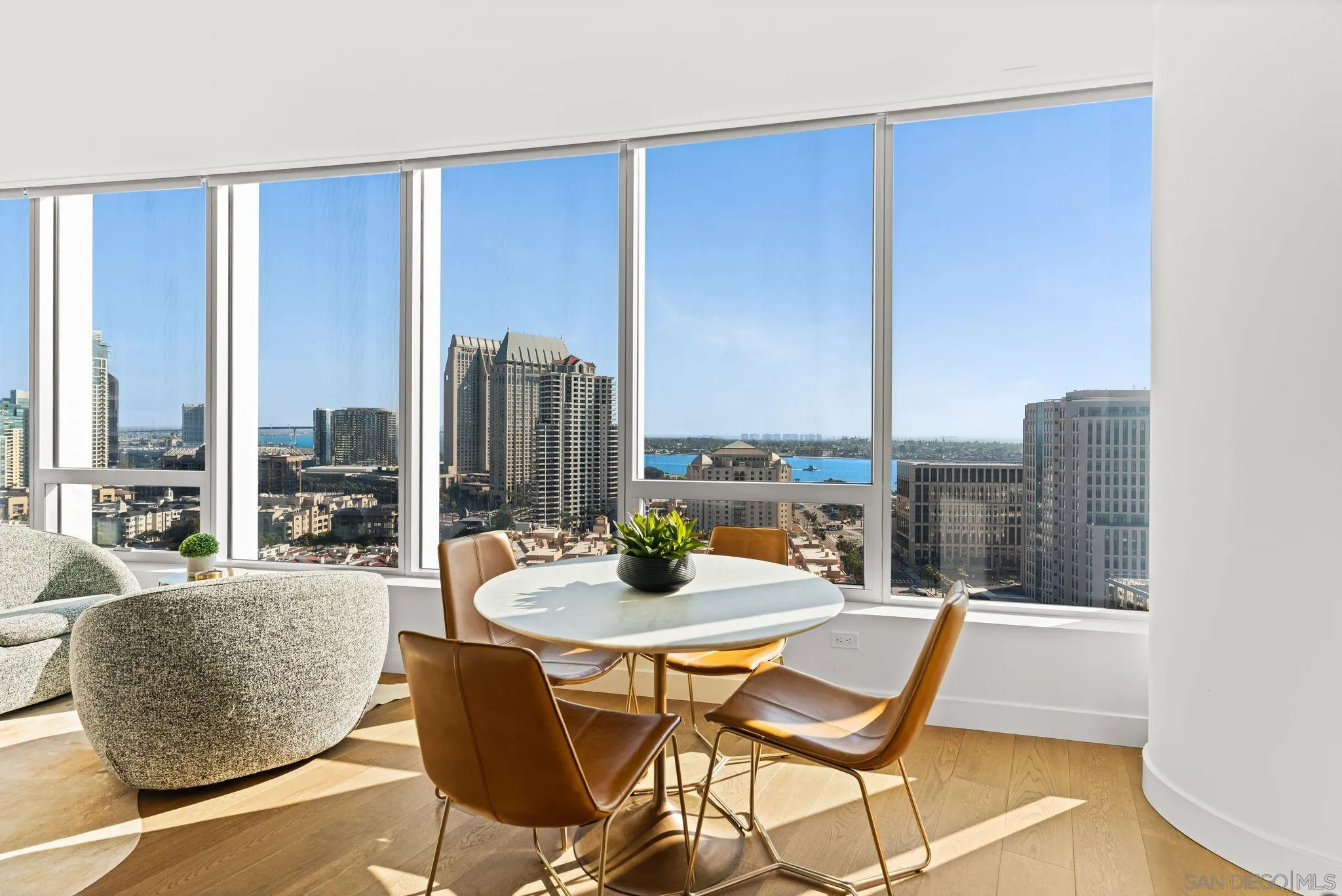https://cdn.realtyfeed.com/cdn/127/260021380/00a089ea96df25f4267b9e3630d32456.webp