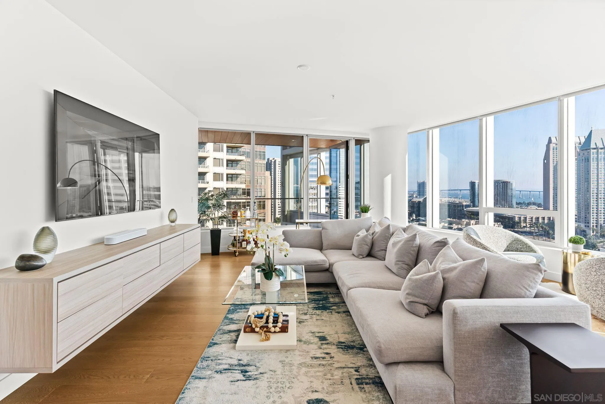 https://cdn.realtyfeed.com/cdn/127/260021380/391558d81cd08243e672f291b06cead0.webp