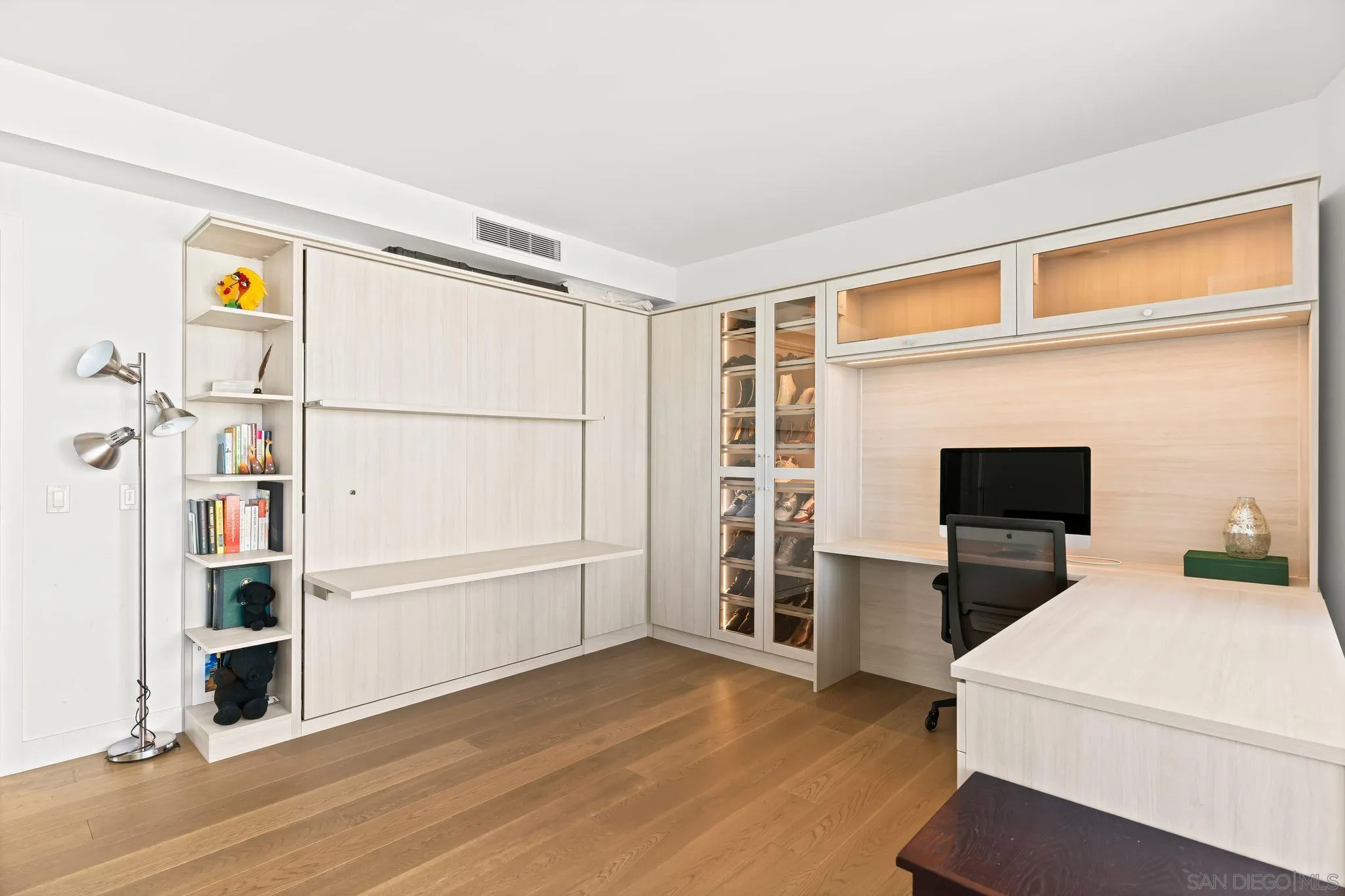 https://cdn.realtyfeed.com/cdn/127/260021380/4bf6994788f4b8f6fa9a2ce16ec69ec1.webp