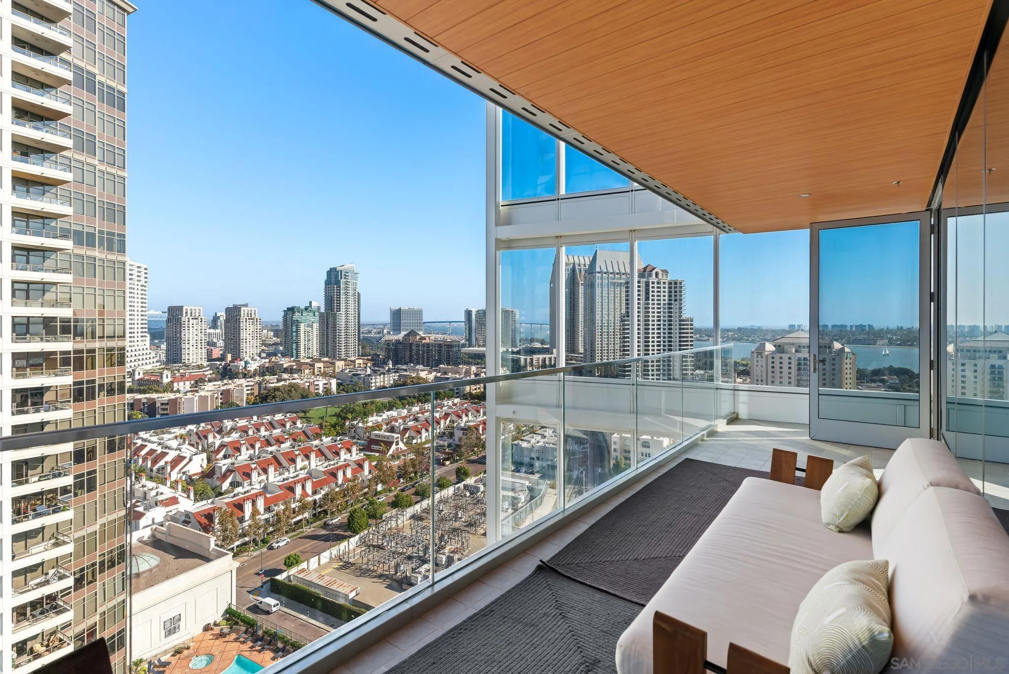 https://cdn.realtyfeed.com/cdn/127/260021380/7ecf67a290ed847f4da36f78cf87e449.webp