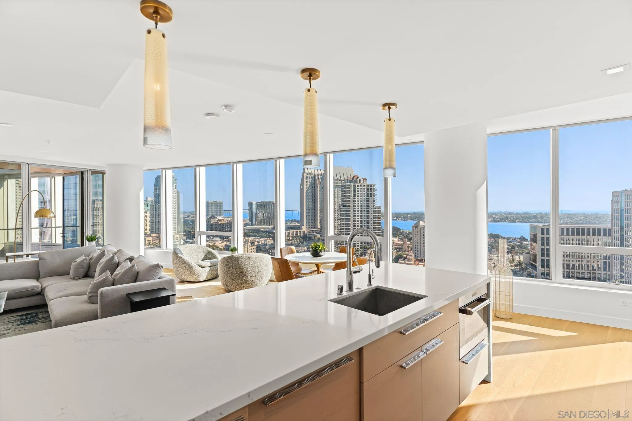 https://cdn.realtyfeed.com/cdn/127/260021380/7f3b68f566d4277bf7e02260c2112095.webp