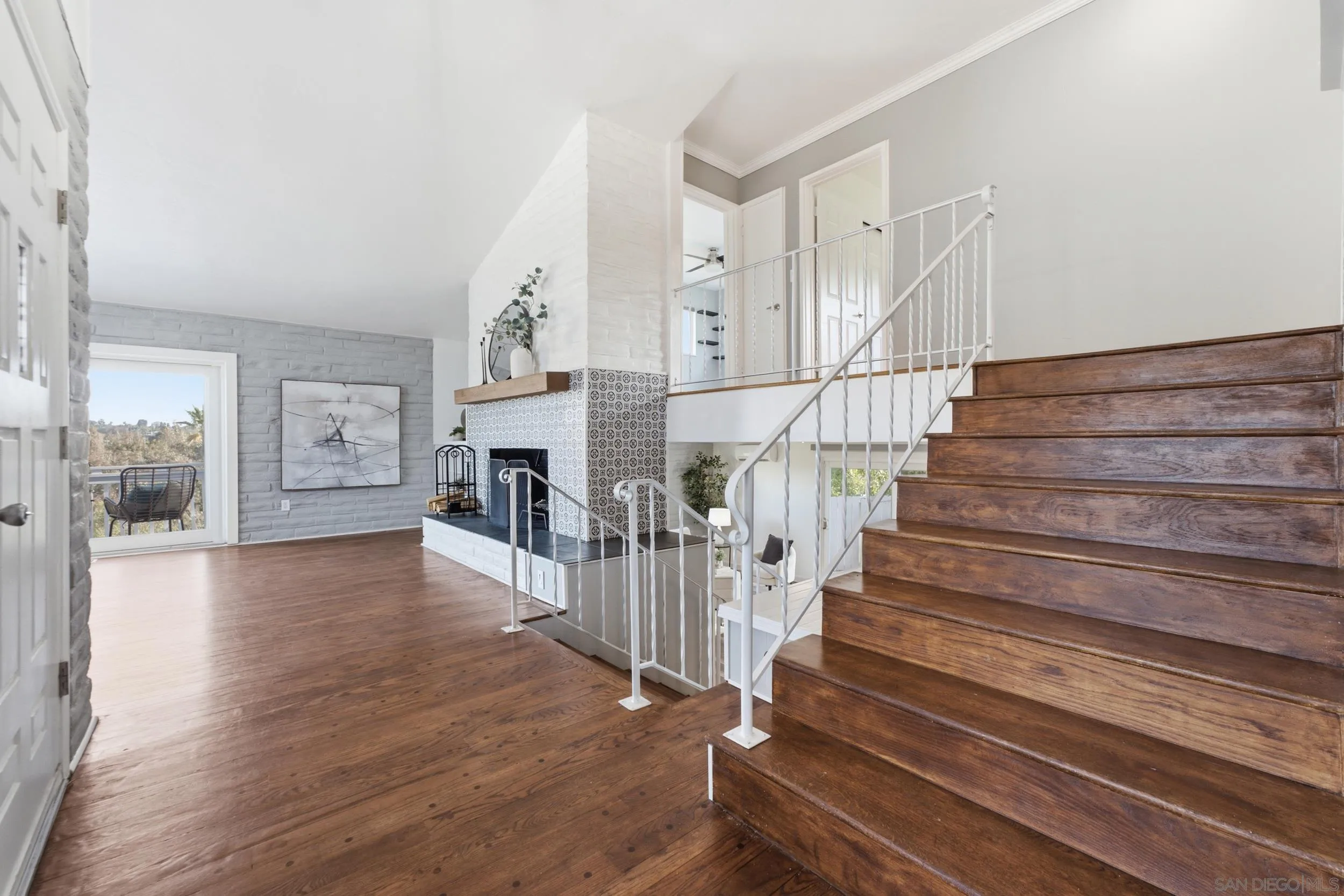 https://cdn.realtyfeed.com/cdn/127/260021384/1df451d49dbcb1b95171bec28338cb85.webp