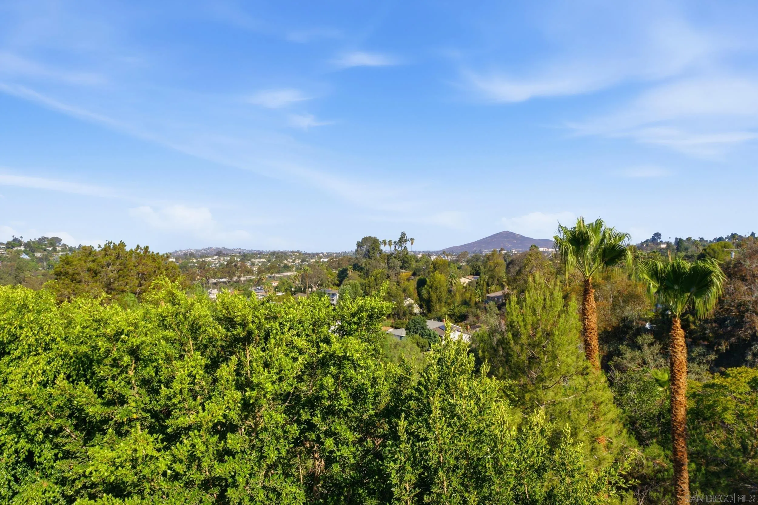 https://cdn.realtyfeed.com/cdn/127/260021384/3d3a4e9b84b82ec456c16c306c7a7b57.webp