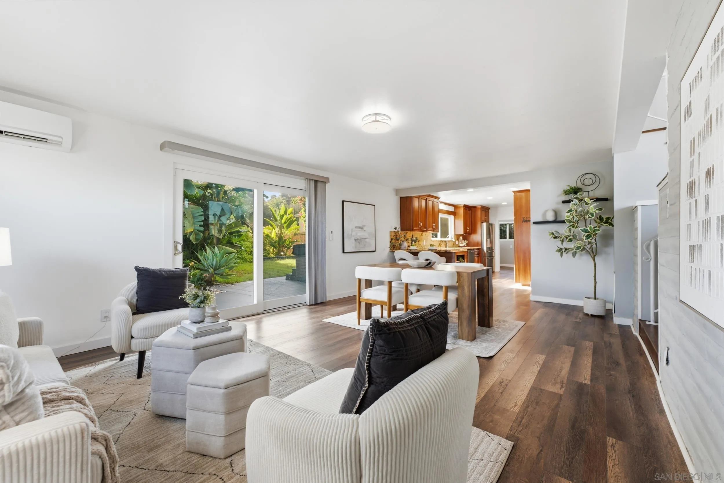 https://cdn.realtyfeed.com/cdn/127/260021384/43f3f01c42a4d6a1362887c0a3453c8e.webp