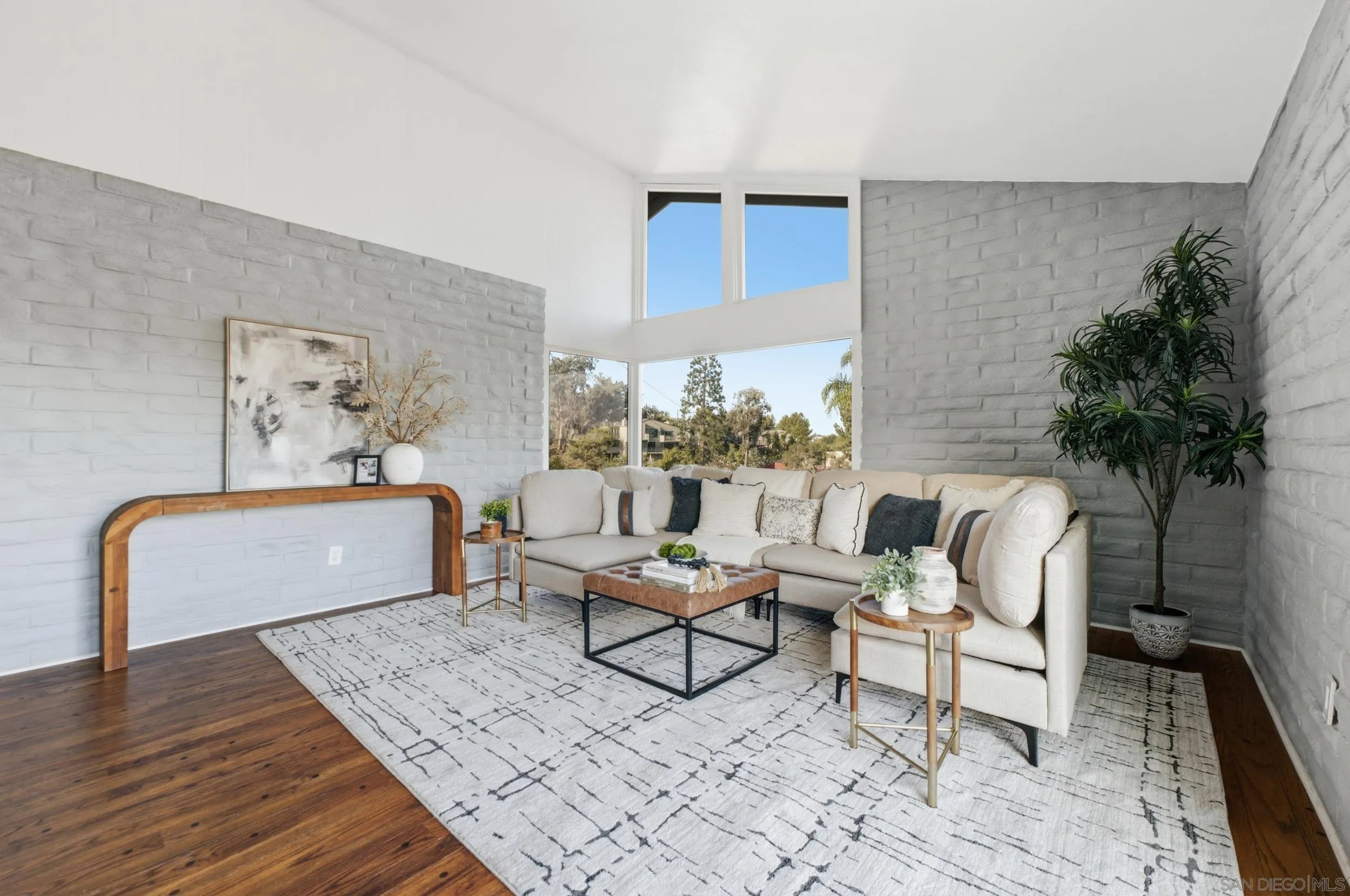 https://cdn.realtyfeed.com/cdn/127/260021384/68ccccfec05072e828b1cd09136ea81e.webp