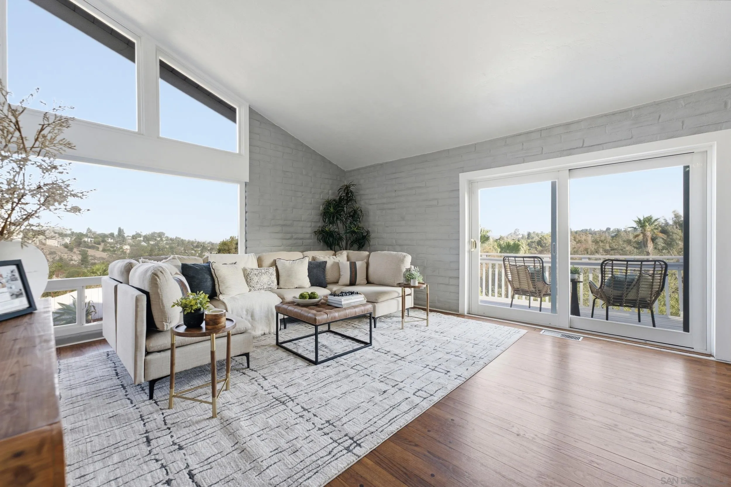 https://cdn.realtyfeed.com/cdn/127/260021384/6c077d04865791119a95aee82978ea3b.webp