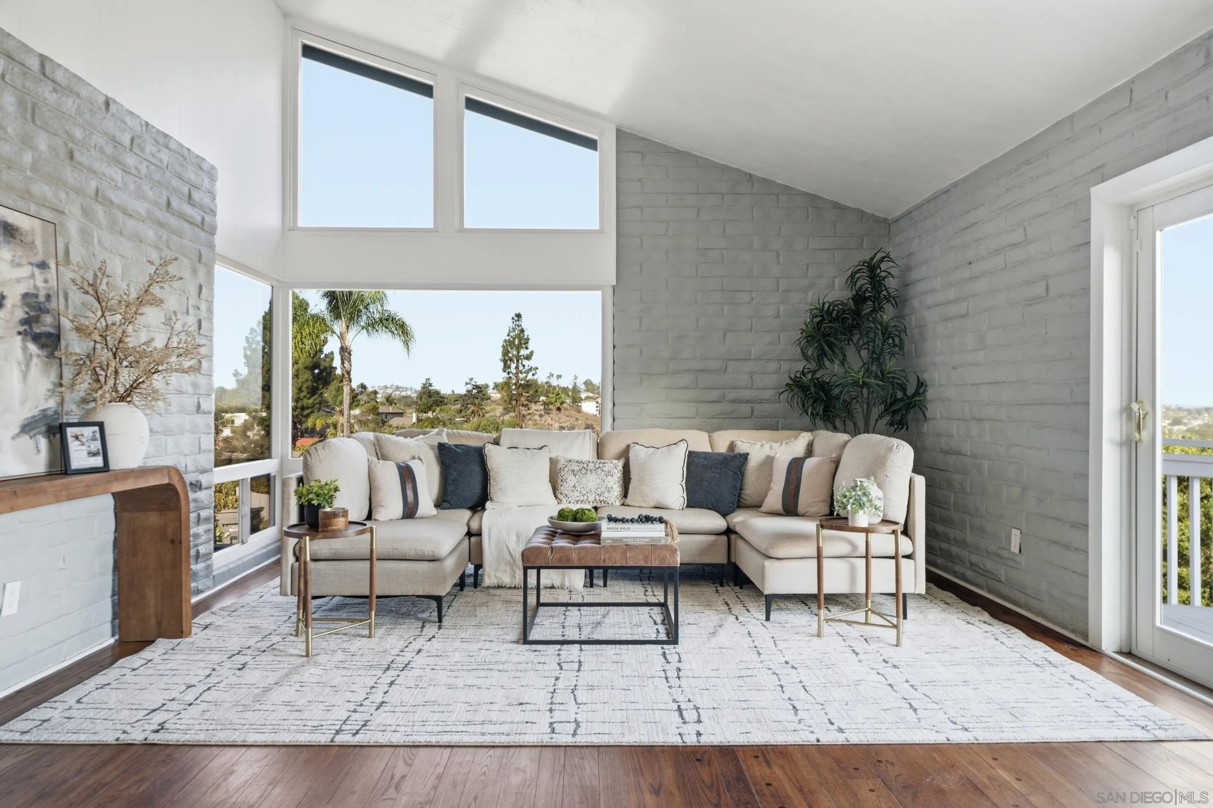 https://cdn.realtyfeed.com/cdn/127/260021384/7240663010ec0f47c5a8125db3b7e253.webp