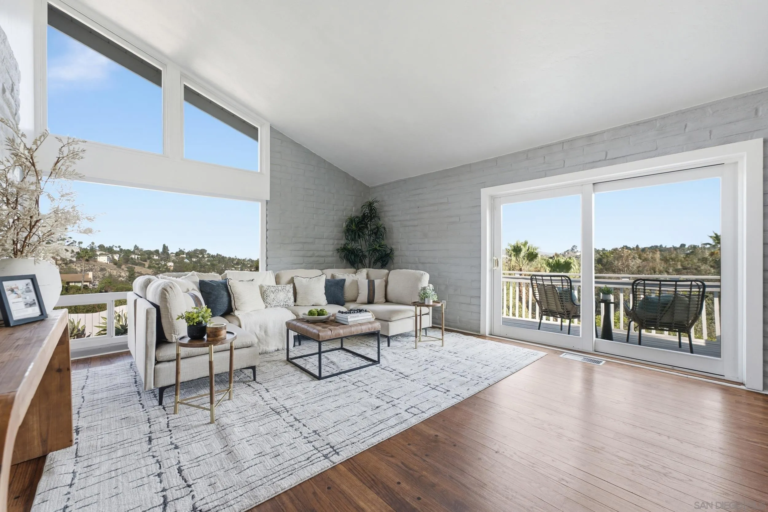 https://cdn.realtyfeed.com/cdn/127/260021384/75174ea1fe6c29717c378f269e7ae029.webp