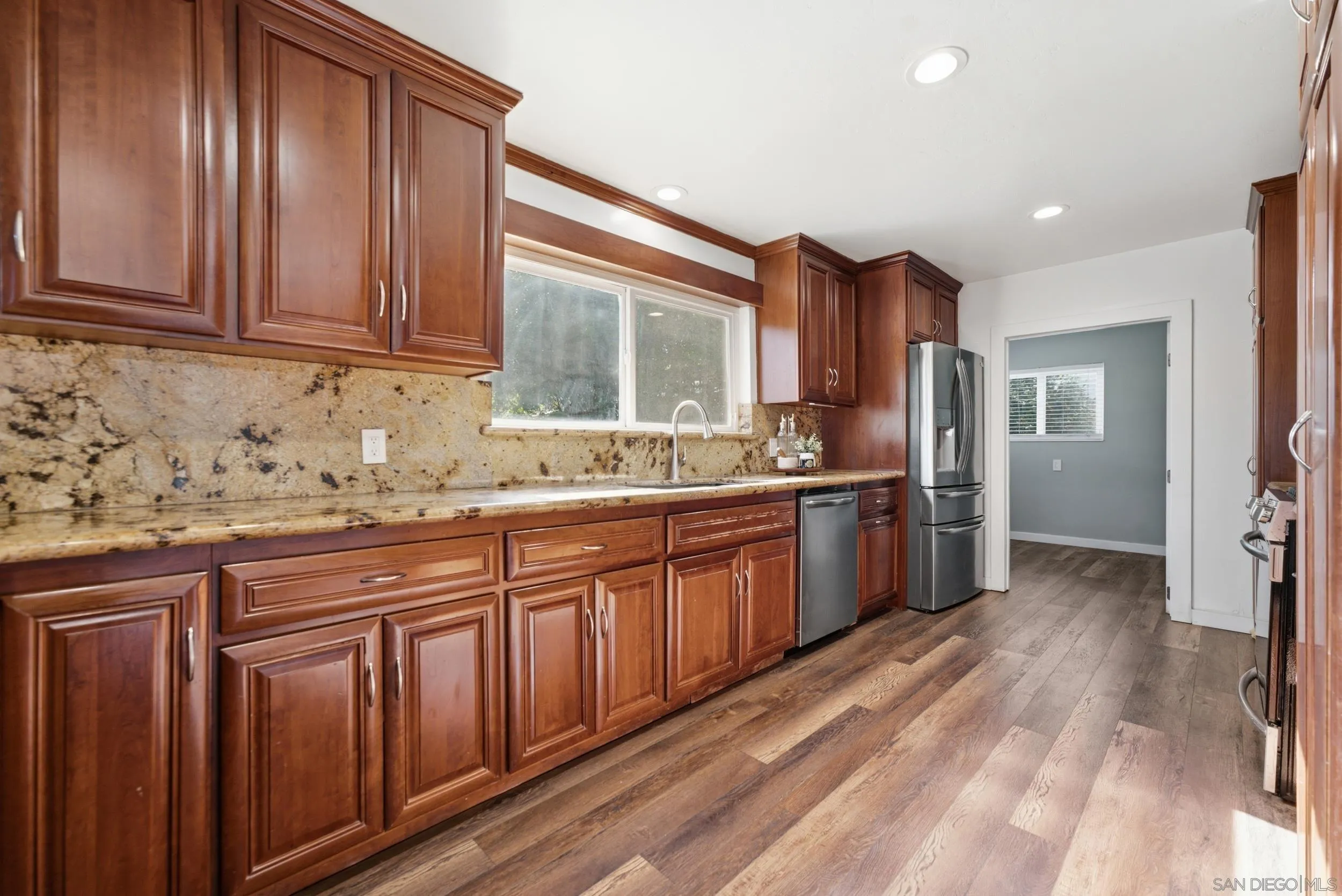 https://cdn.realtyfeed.com/cdn/127/260021384/b00e210b03f935ca2db5b493d1274b54.webp