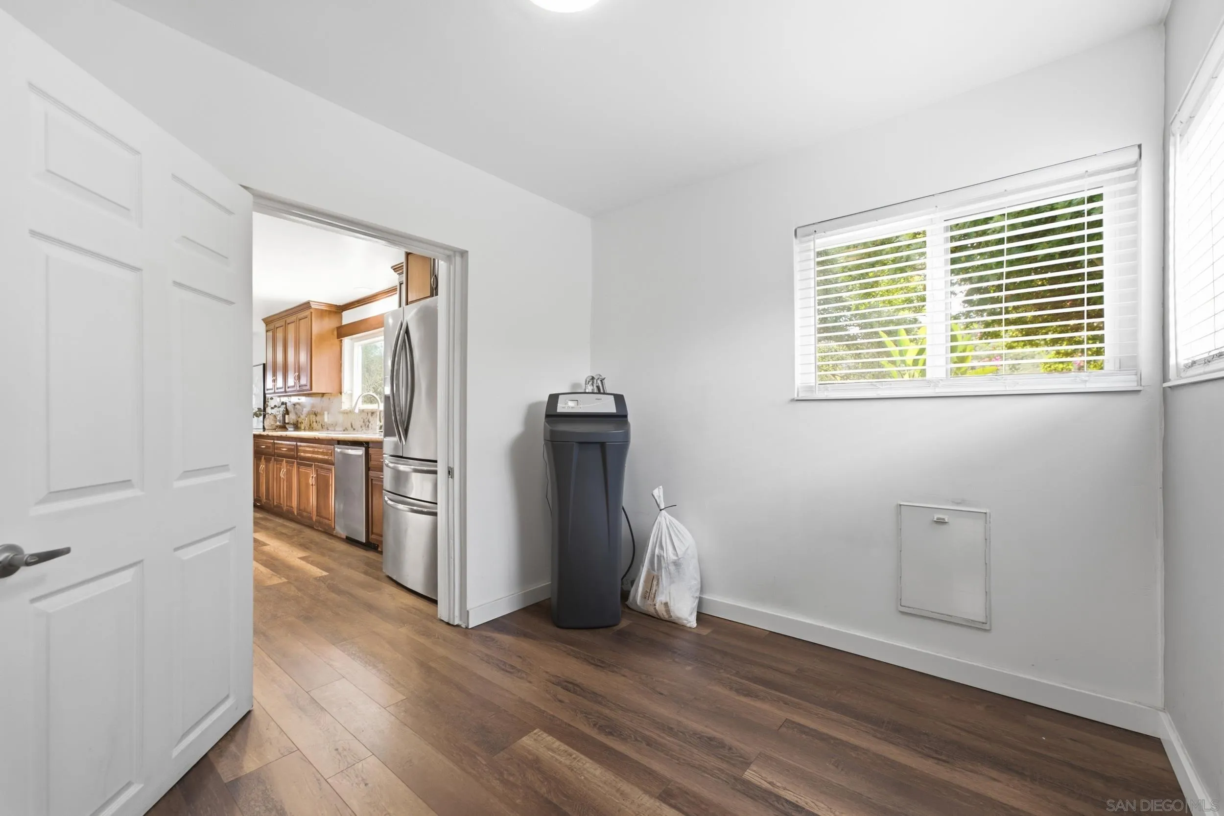 https://cdn.realtyfeed.com/cdn/127/260021384/d6c71c39a980a398dc1cb384ec56c76b.webp