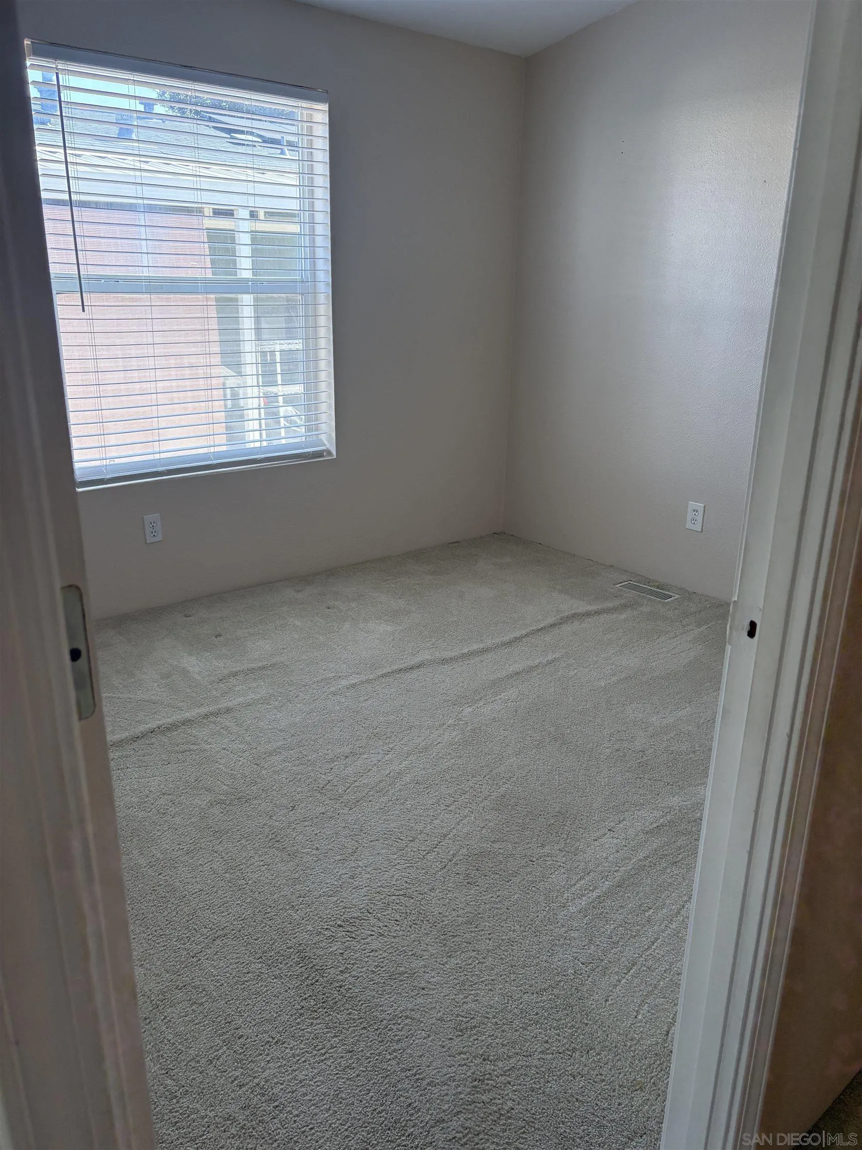 https://cdn.realtyfeed.com/cdn/127/260021387/7463406c6584db0b081e79fee83501bb.webp